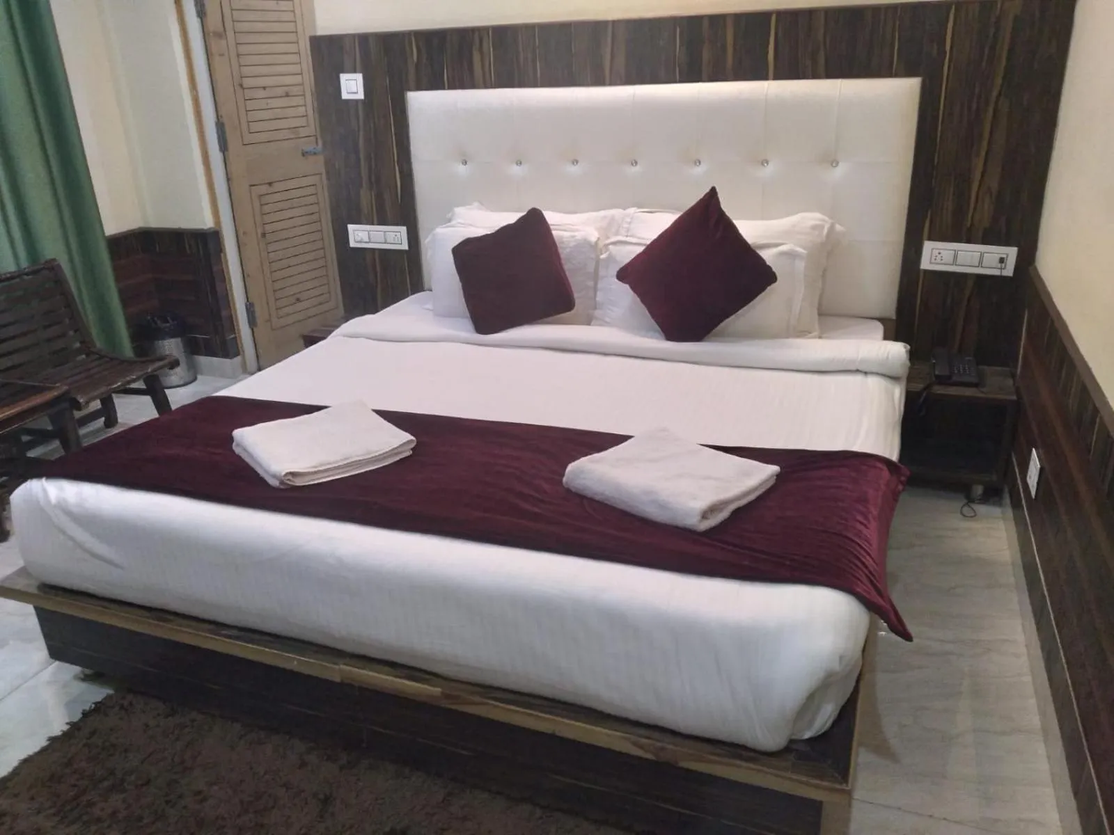 Bed in Marina Group of hotel Mountain View Free Parking-cricket stadium 9 km-Mcleodganj 2 km- Bhagsunag 4