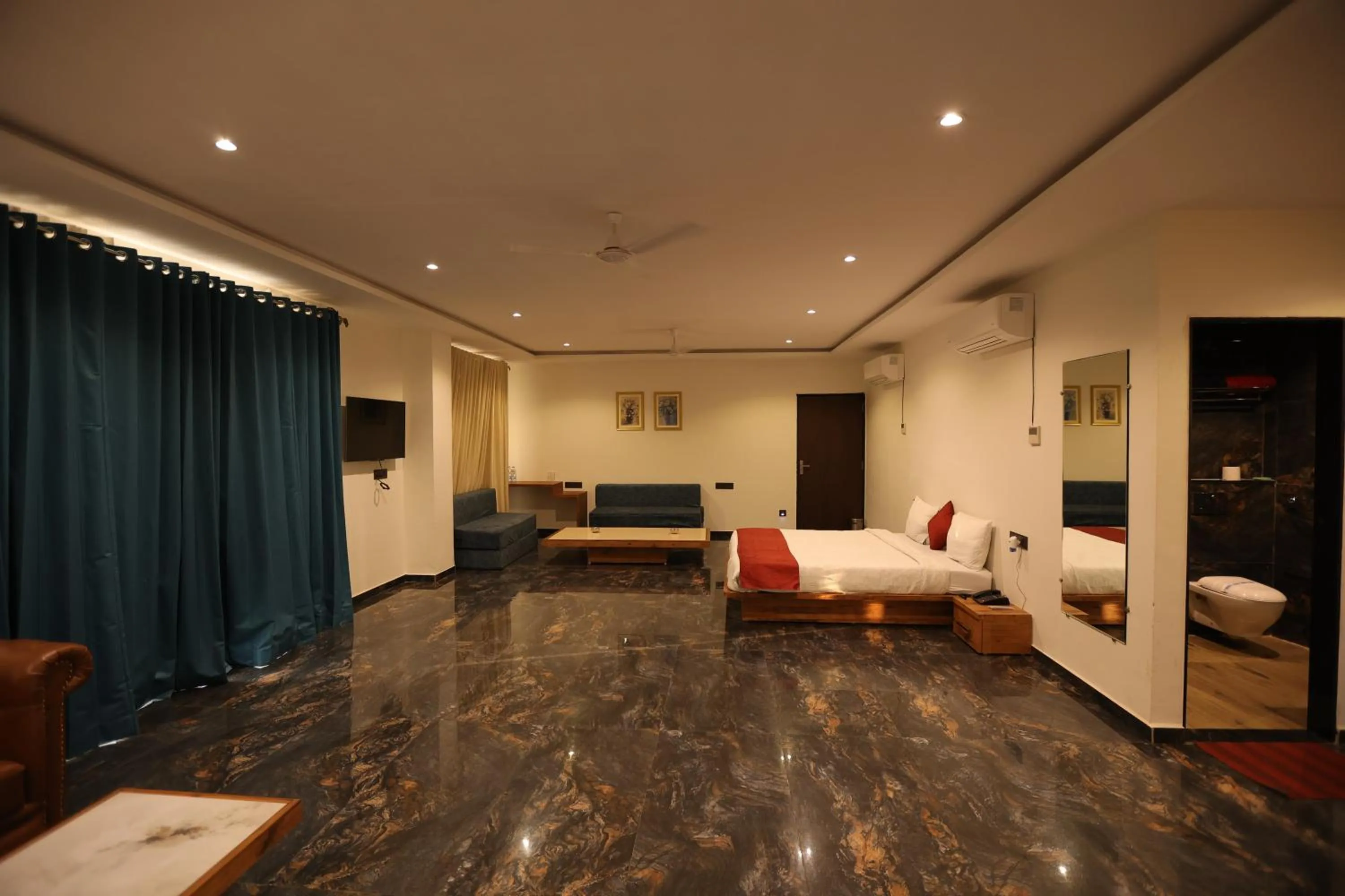 Bedroom, Bed in The Heritage Conventions