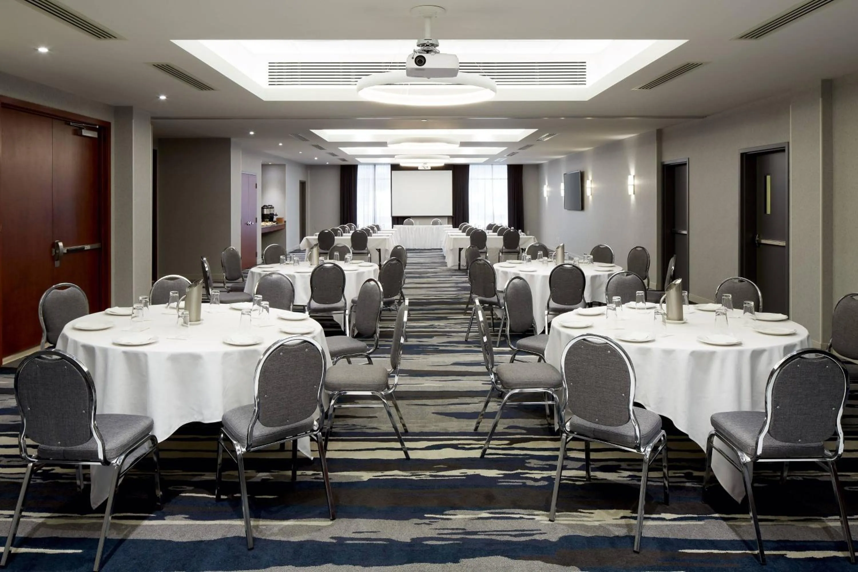 Meeting/conference room in Fairfield Inn & Suites by Marriott Montreal Airport