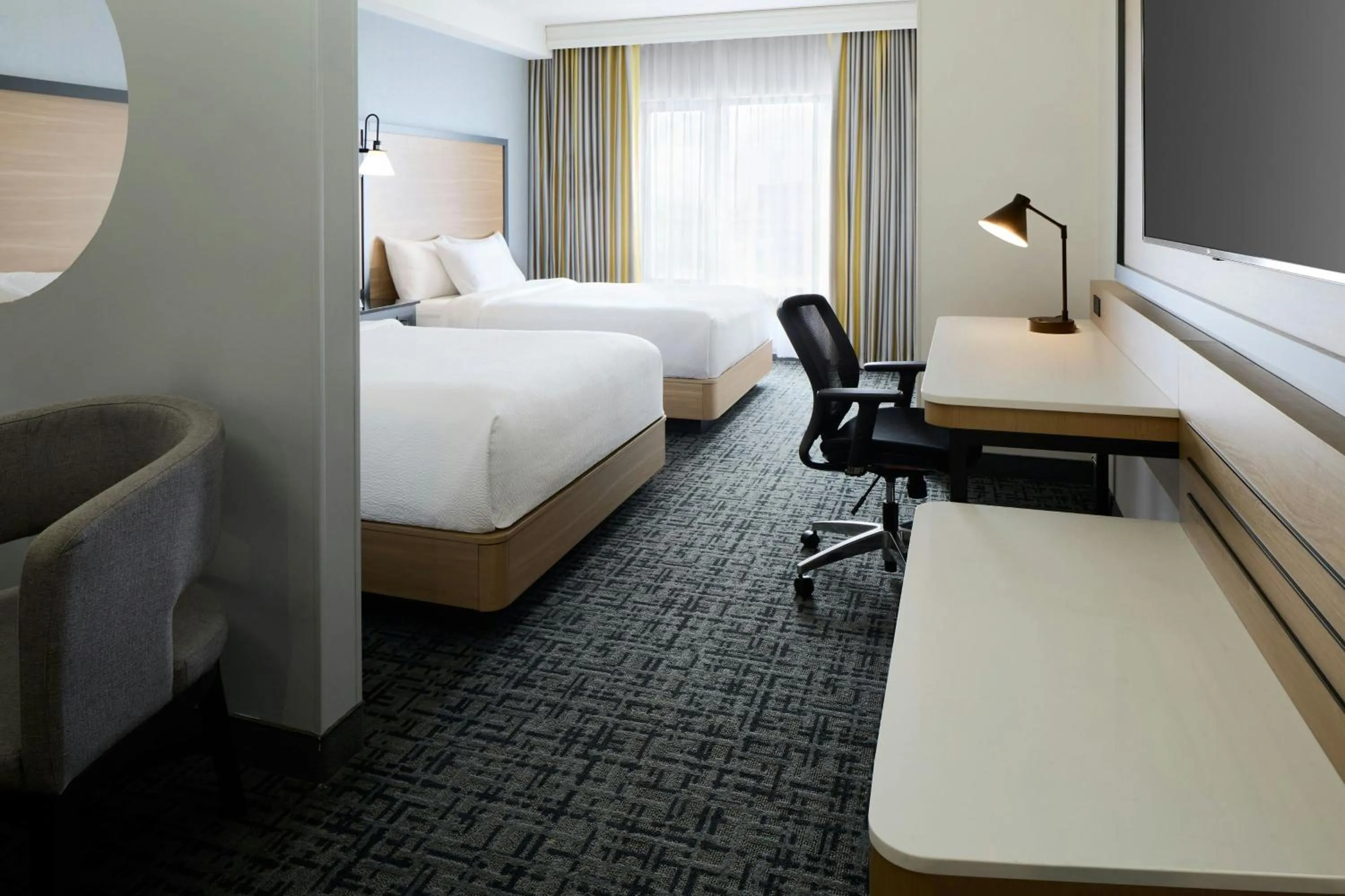 Photo of the whole room, Bed in Fairfield Inn & Suites by Marriott Montreal Airport