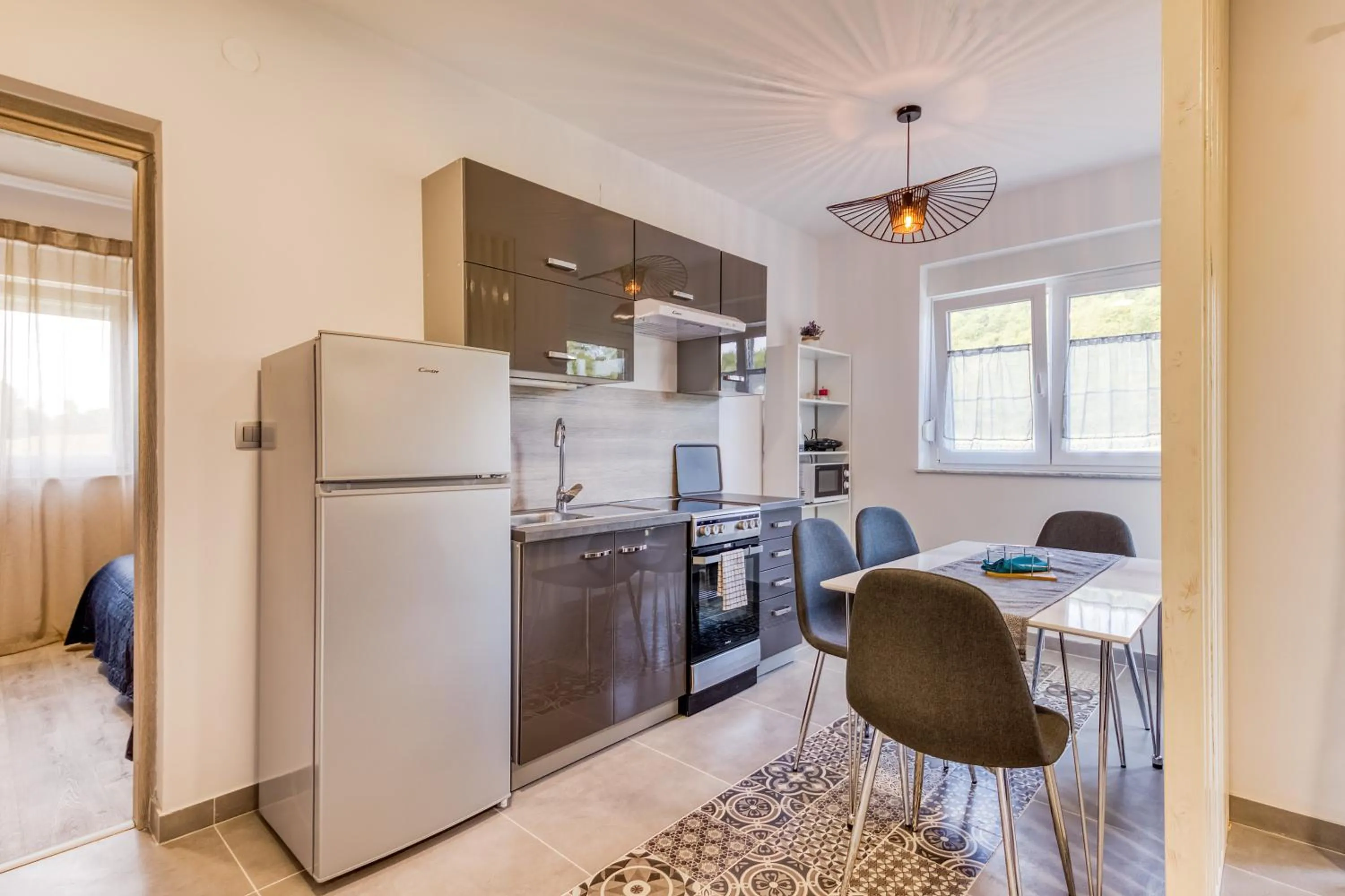 Kitchen or kitchenette in Apartmani Leptir