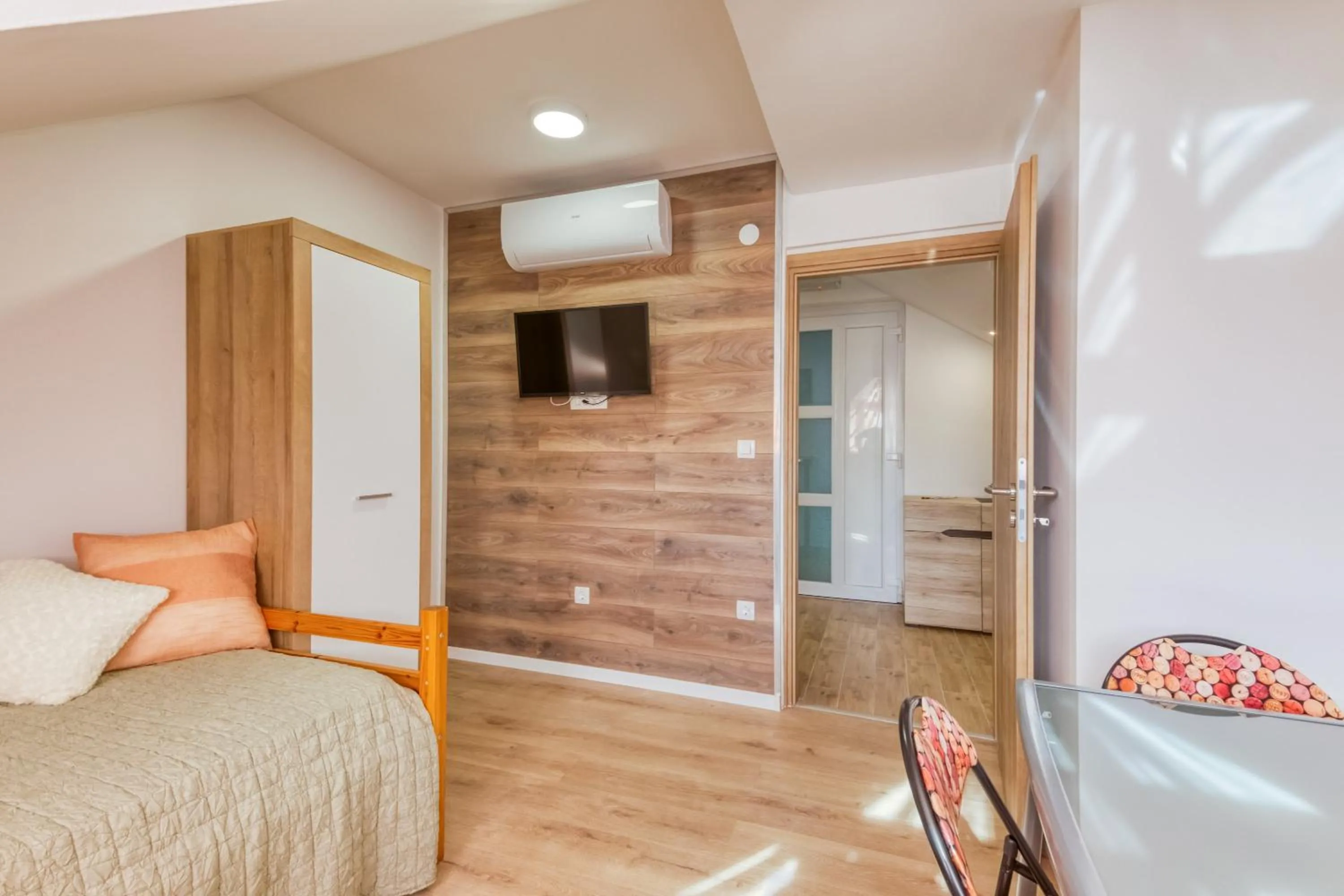 air conditioner, Bed in Apartmani Leptir