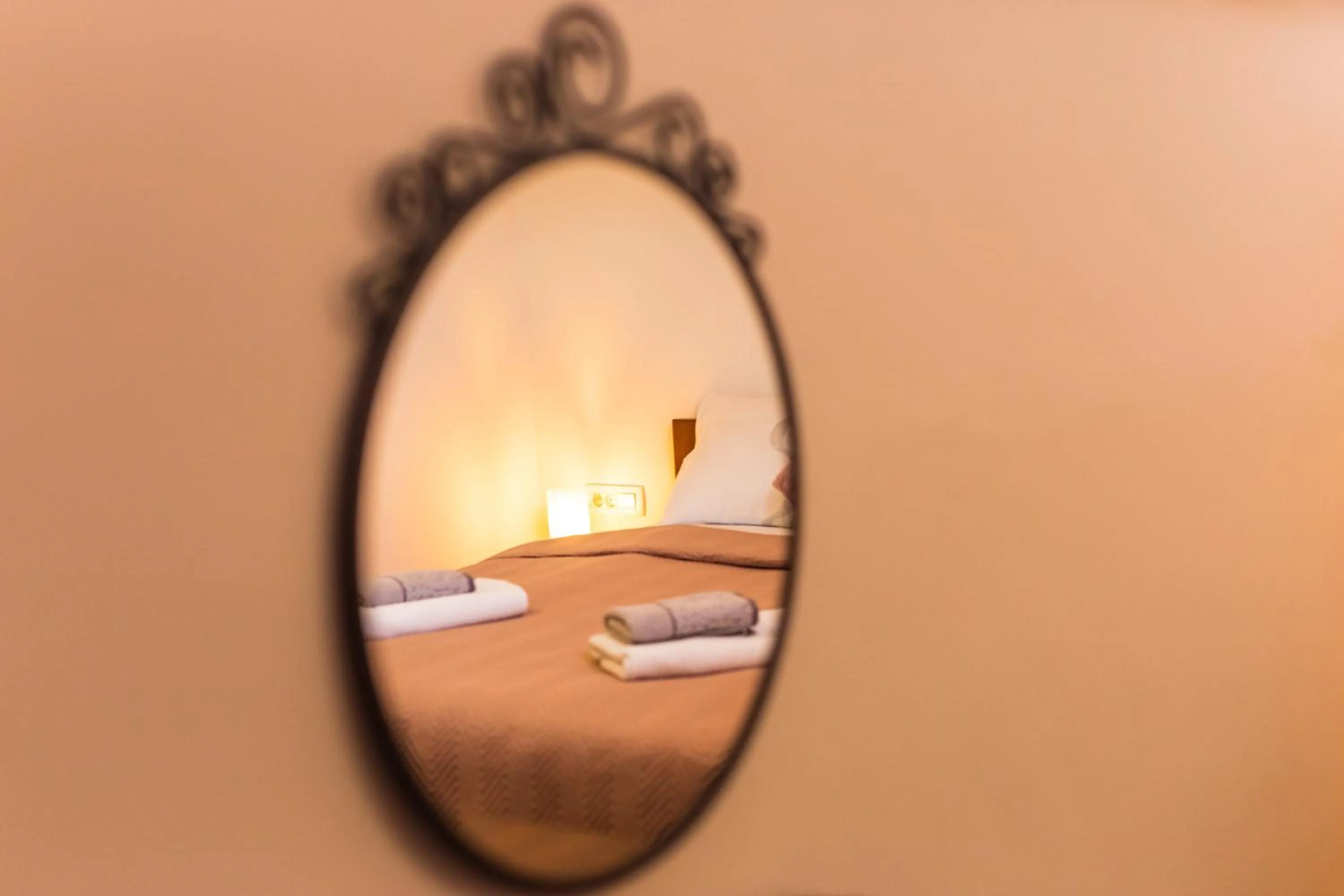 Decorative detail, Bed in Apartmani Leptir