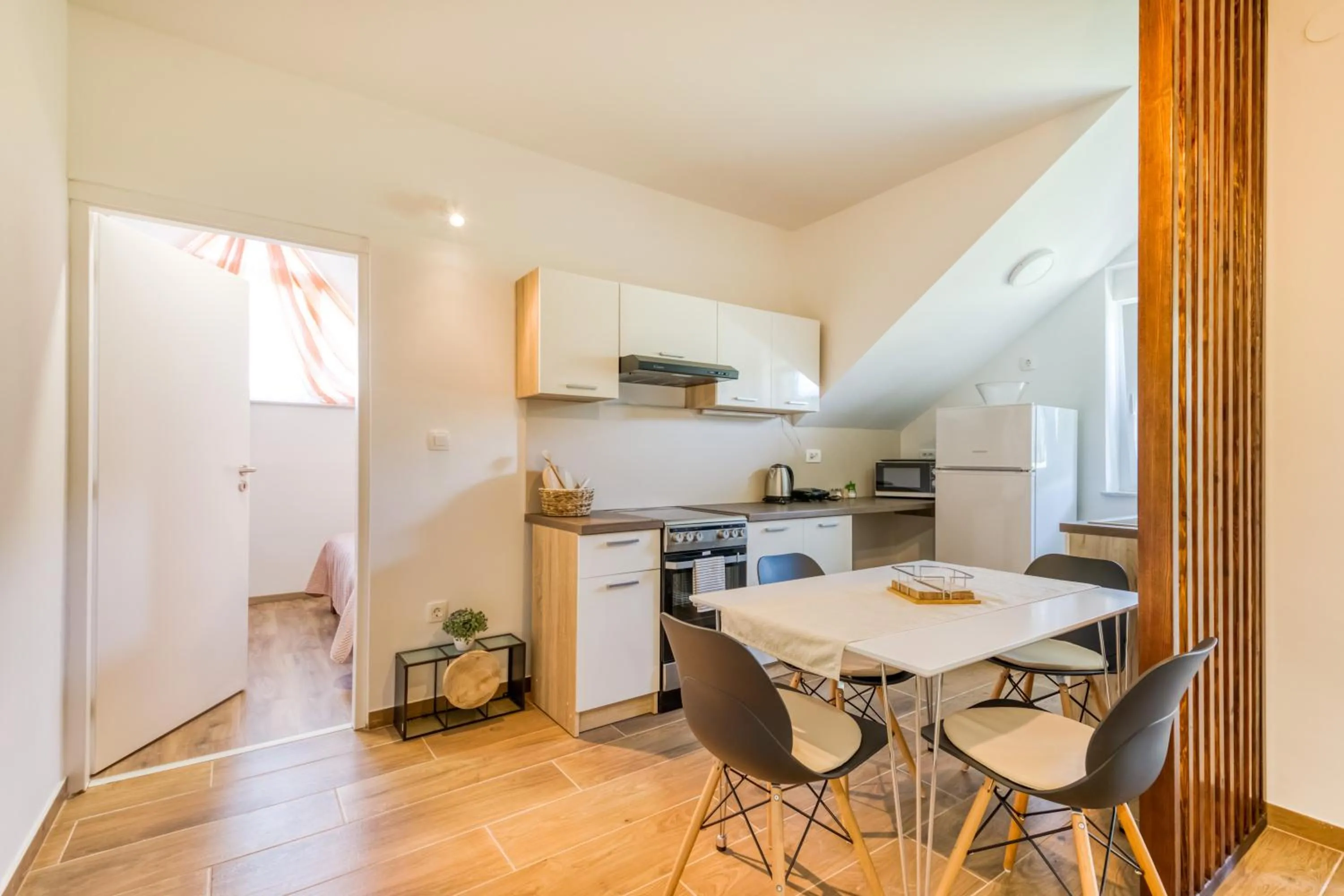 Kitchen or kitchenette in Apartmani Leptir