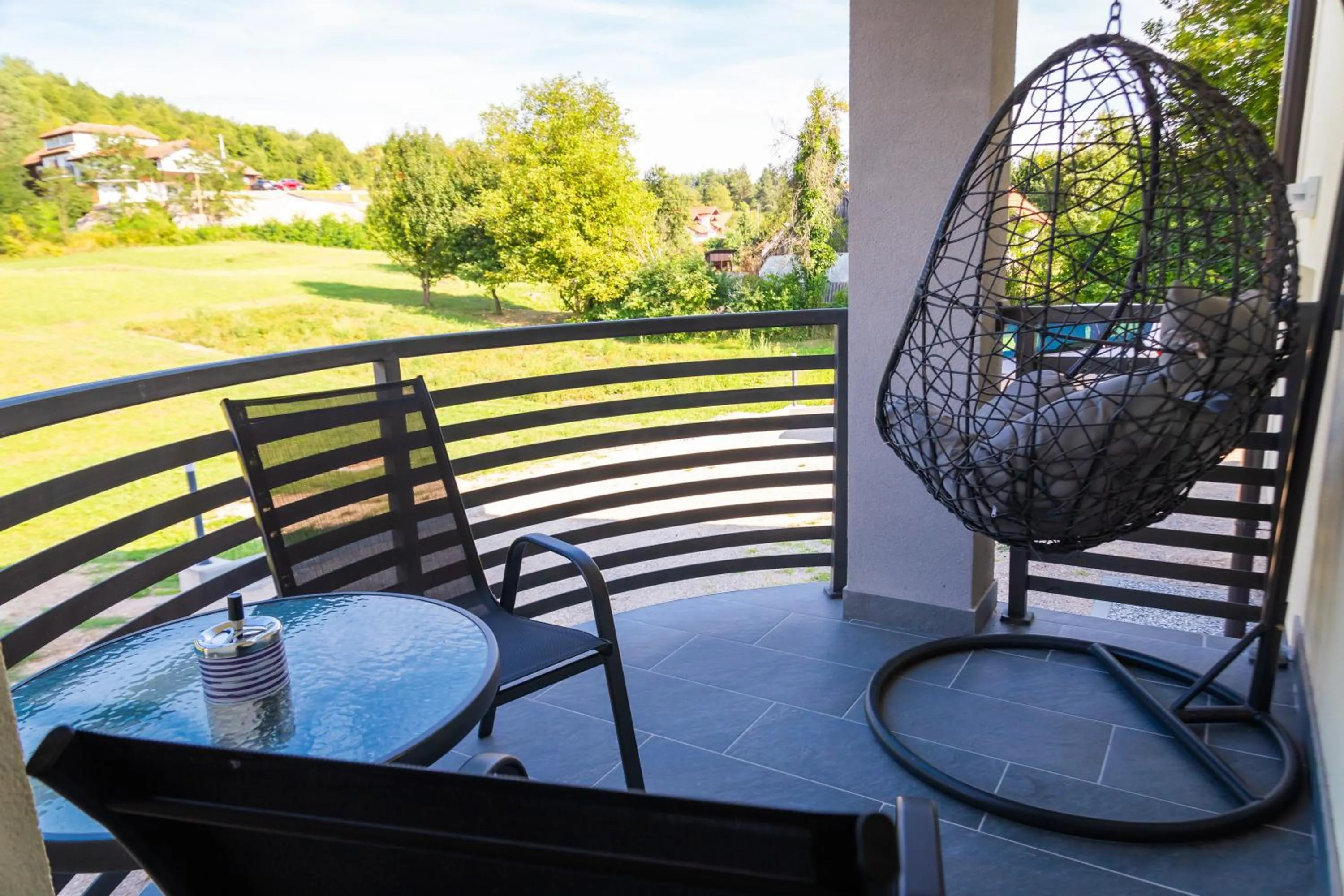 Apartment with Garden View in Apartmani Leptir