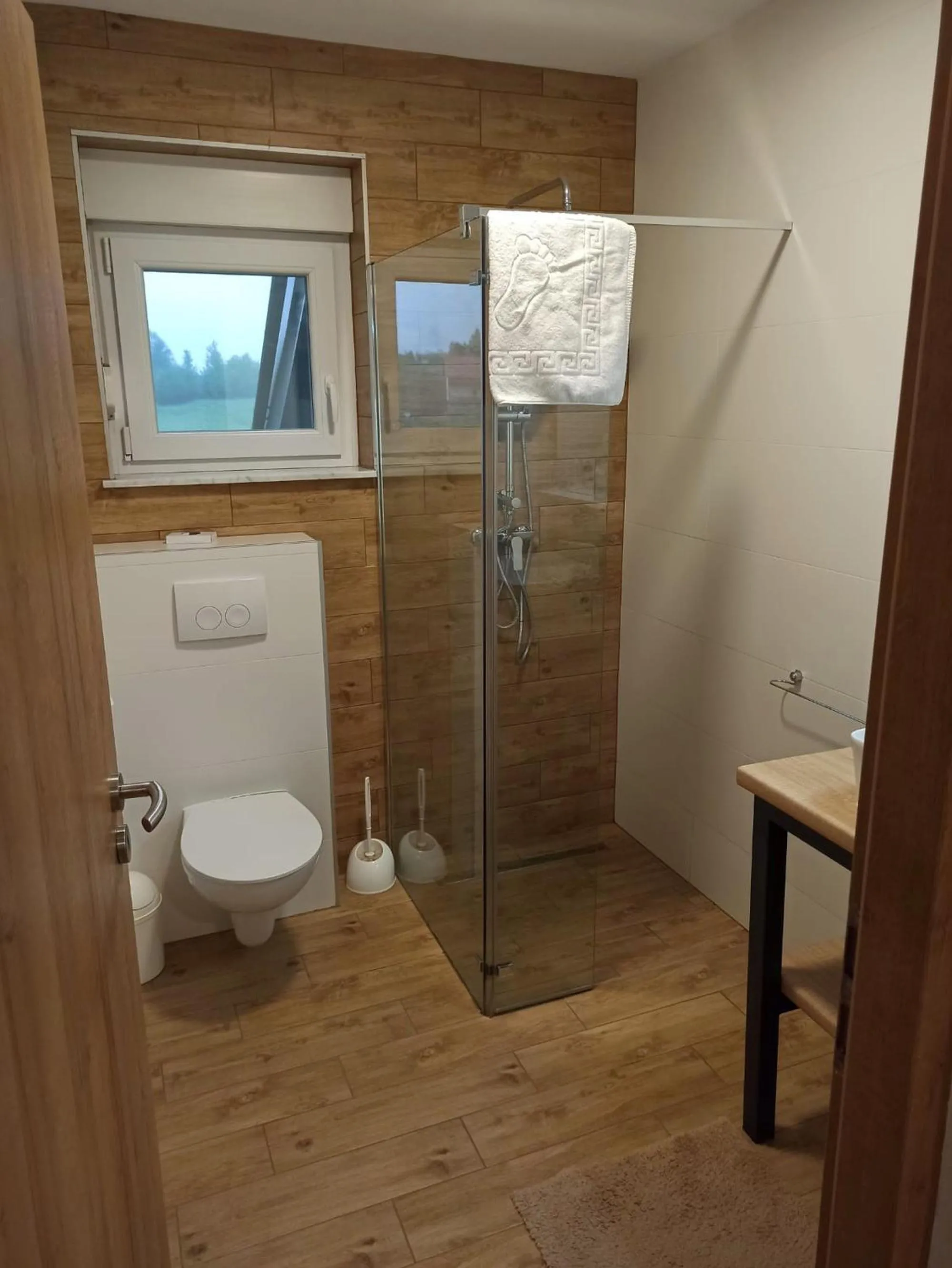 Shower in Apartmani Leptir