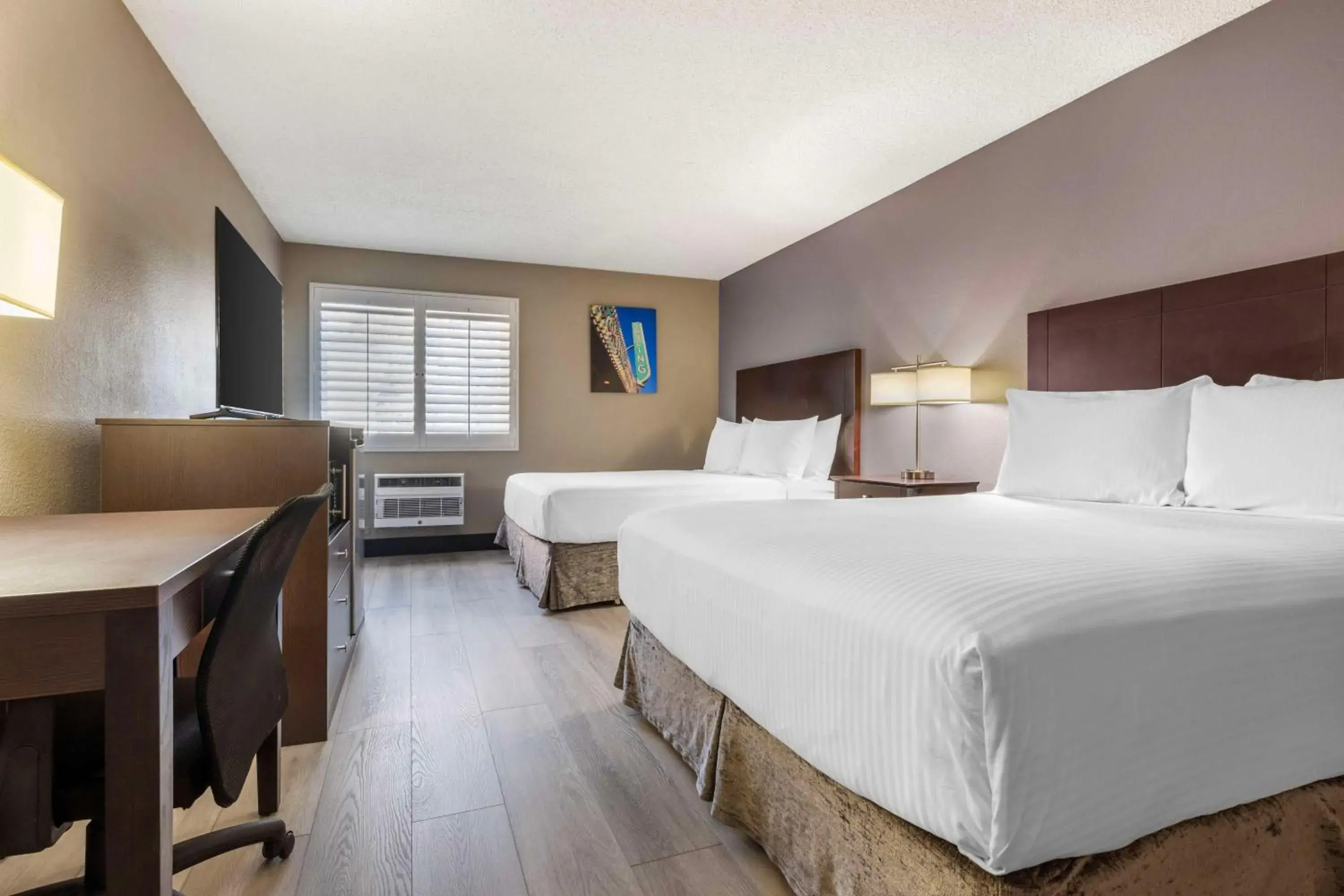 Queen Room with Two Queen Beds - Non-Smoking in Best Western McCarran Inn Queen Room with Two Queen Beds - Non-Smoking in Best Western McCarran Inn