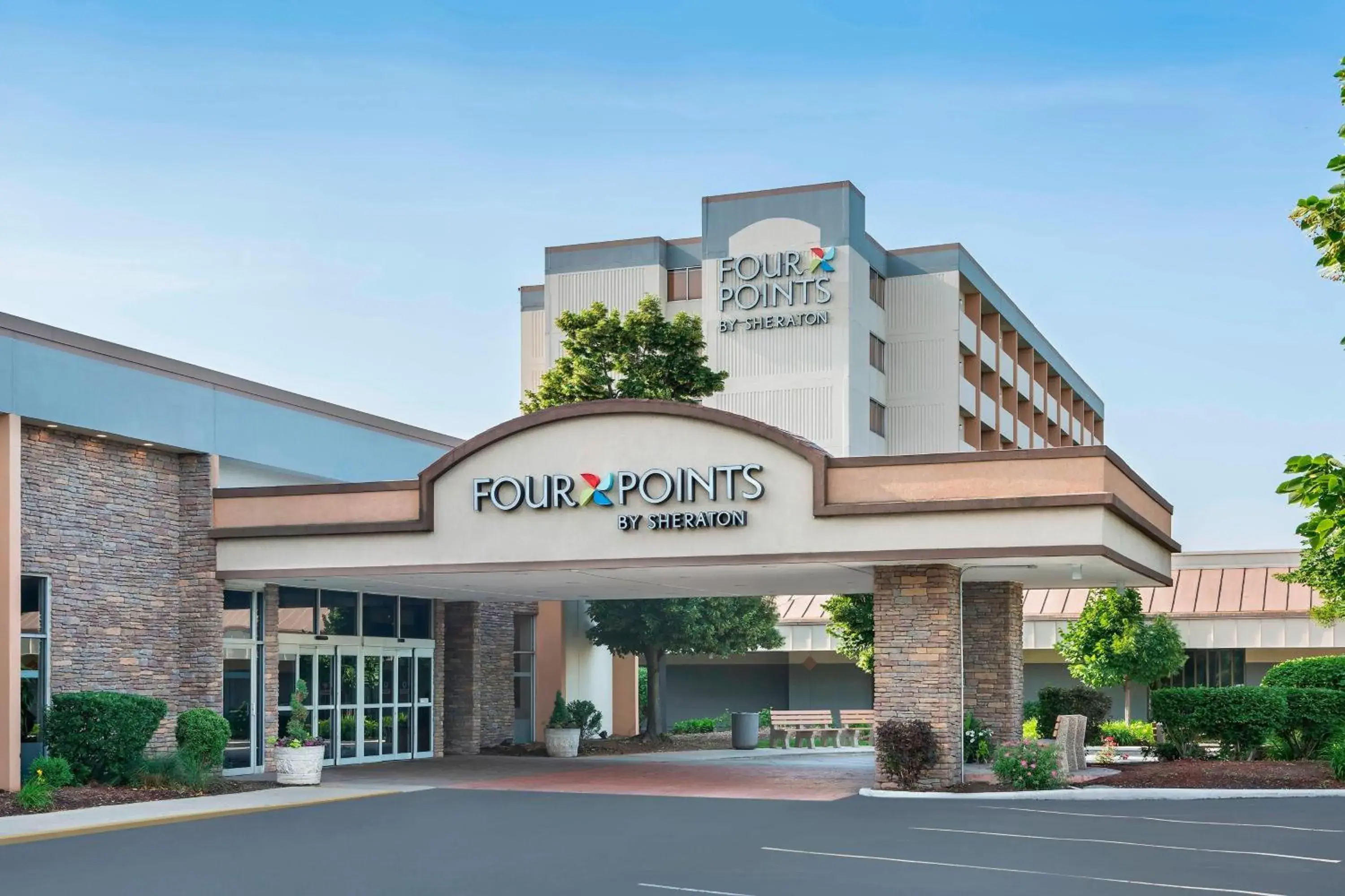 Property building in Four Points by Sheraton Chicago O'Hare Property building in Four Points by Sheraton Chicago O'Hare