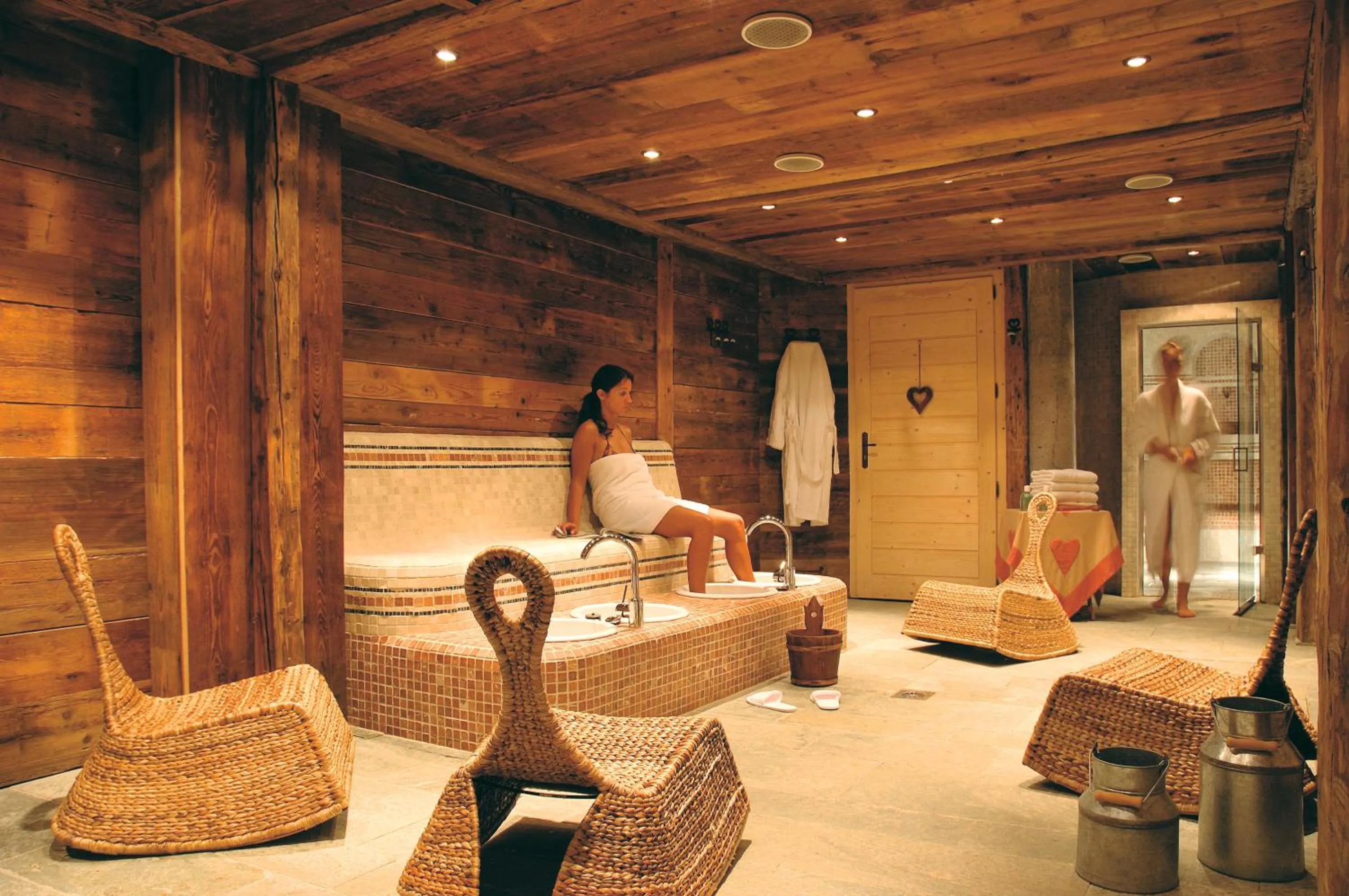 Spa and wellness centre/facilities in Chalet-Hôtel La Marmotte, La Tapiaz & SPA, The Originals Relais