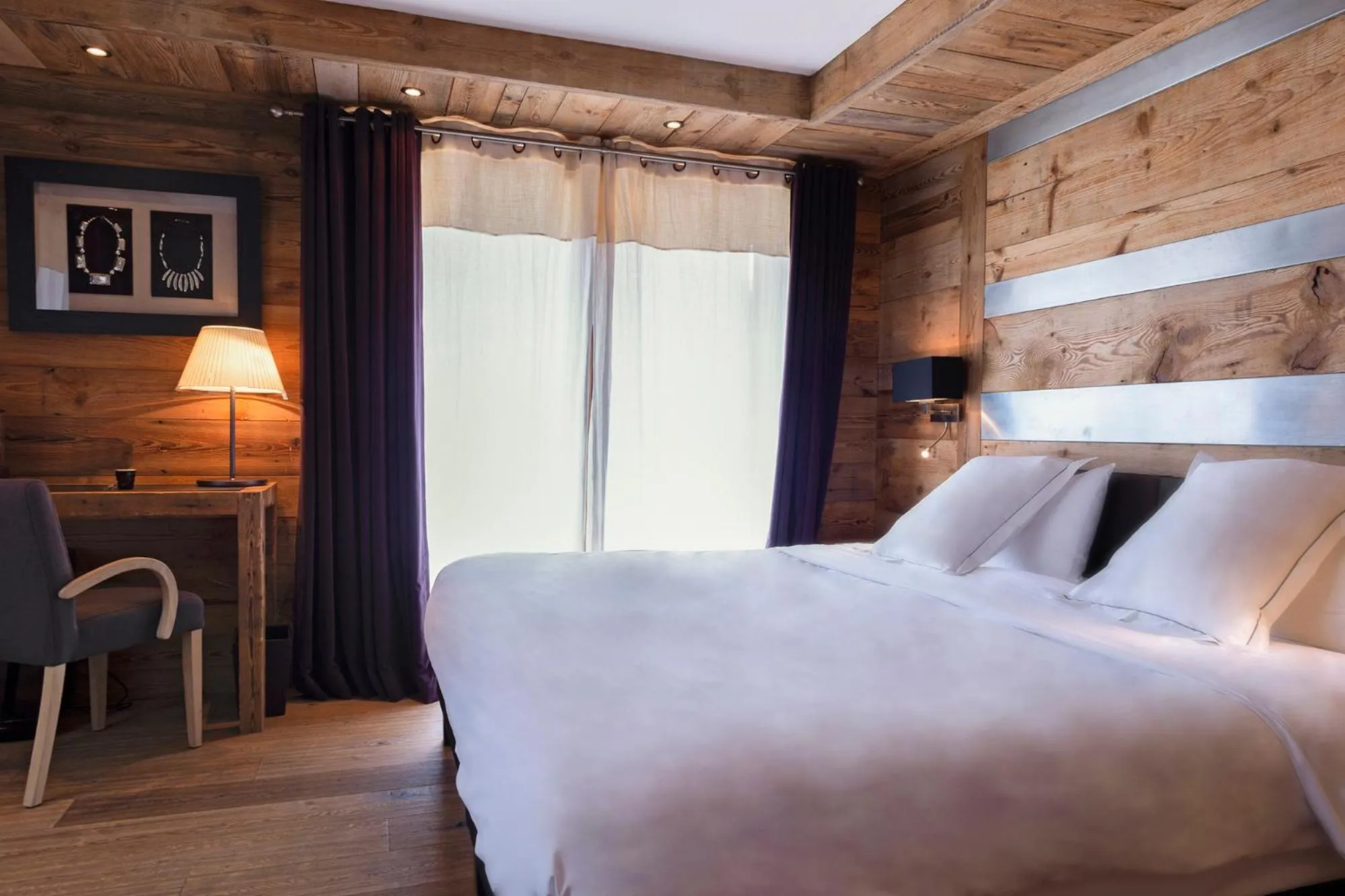 Photo of the whole room, Bed in Chalet-Hôtel La Marmotte, La Tapiaz & SPA, The Originals Relais
