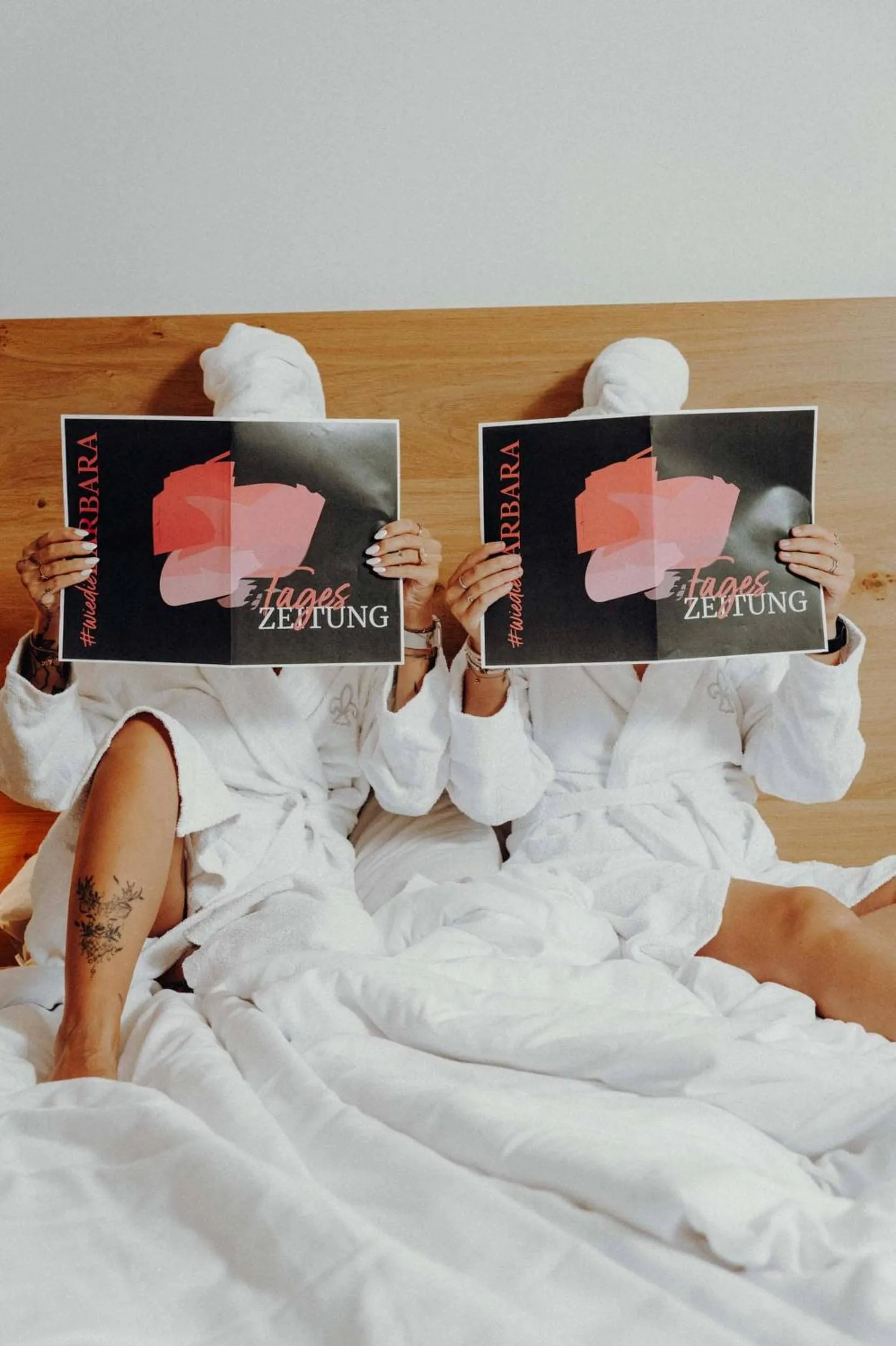 People, Bed in Die Barbara Appartements & Zimmer