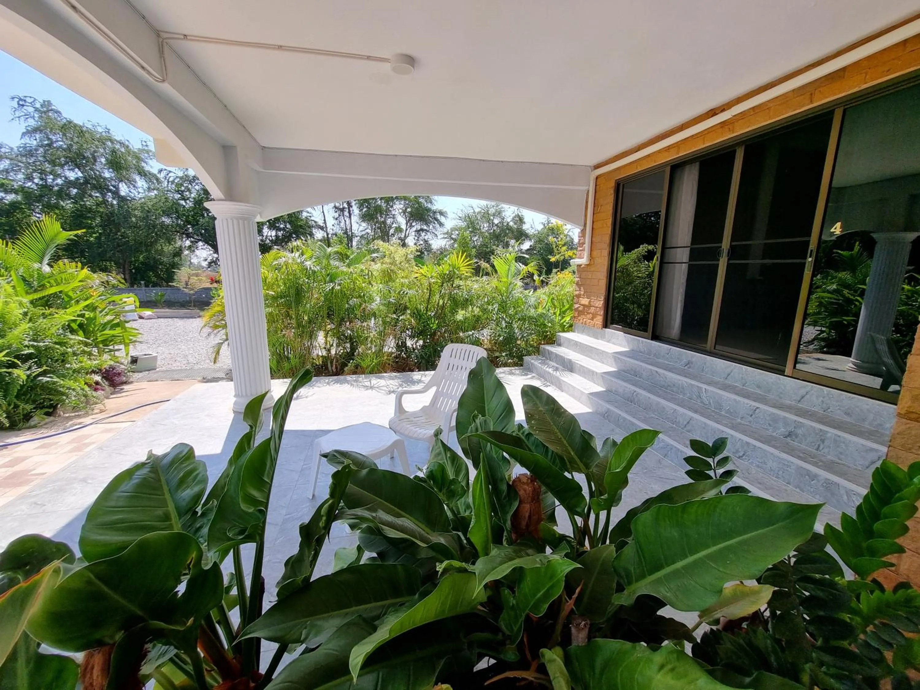 Patio in Bua Daeng Homestay Resort