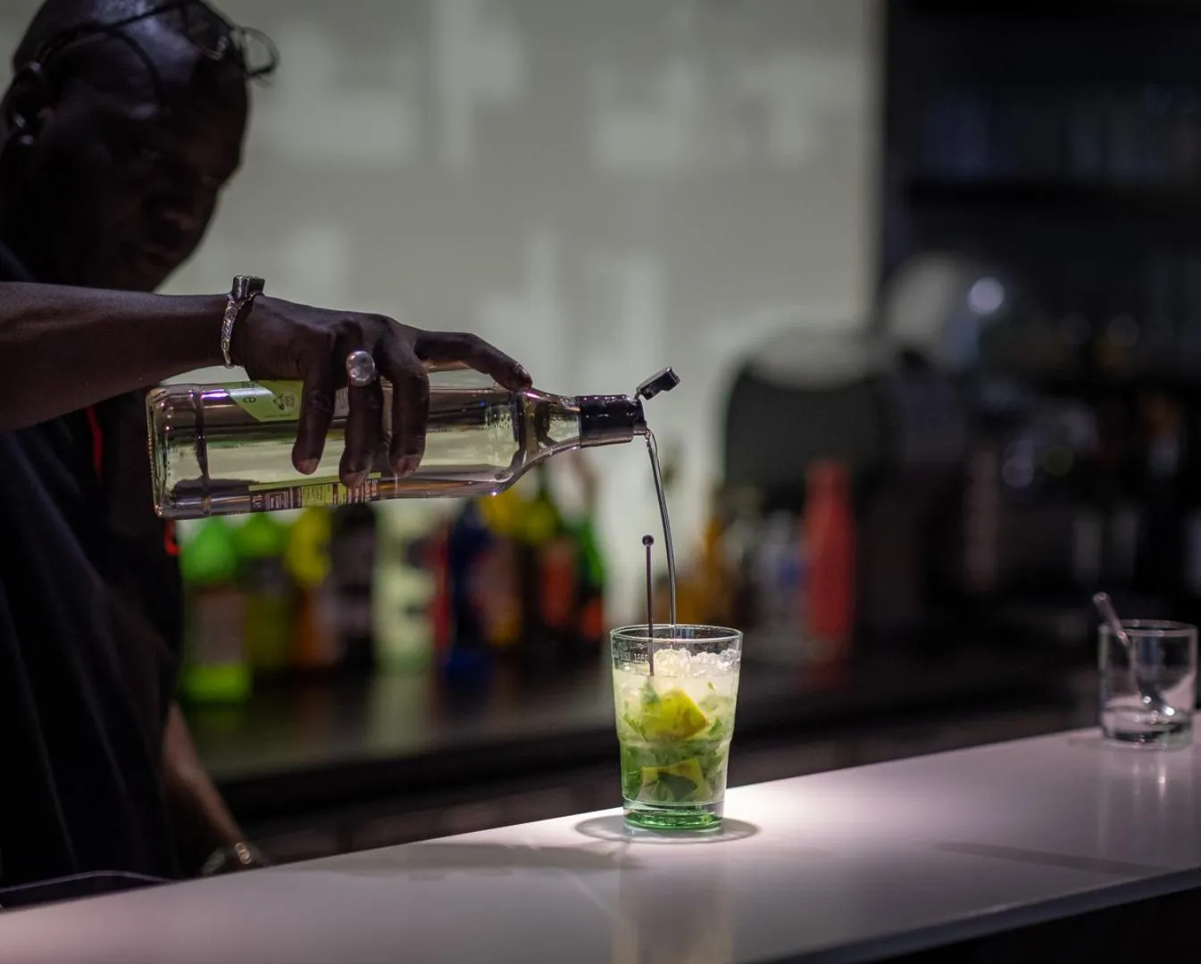 Lounge or bar in The Originals City, Hôtel Les Thermes de l'Avenue, Dax