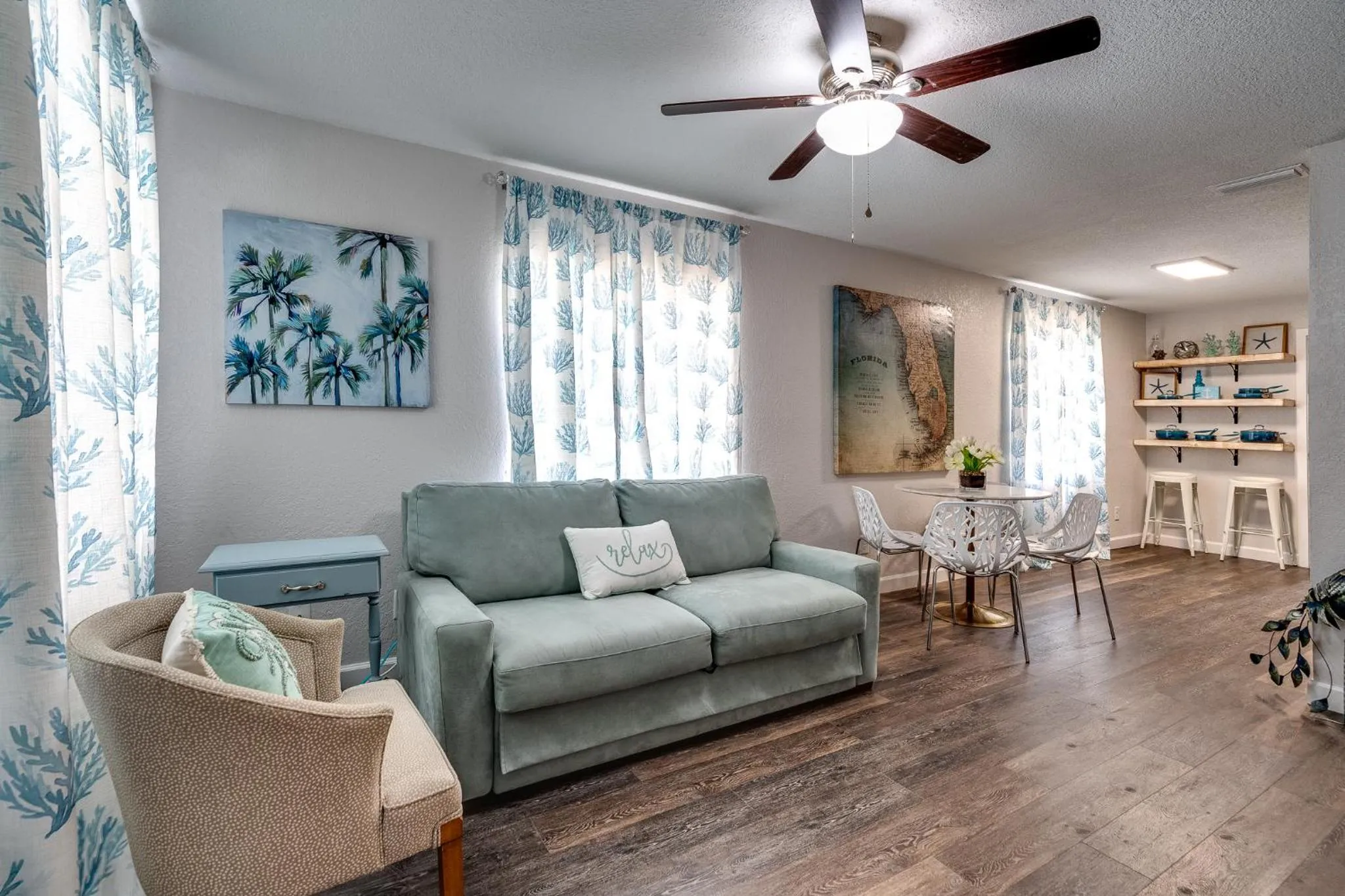 Cortez Gardens Cottage 11, Renovated, Close to Beach, 3-Bed, 2 Bath 10 people