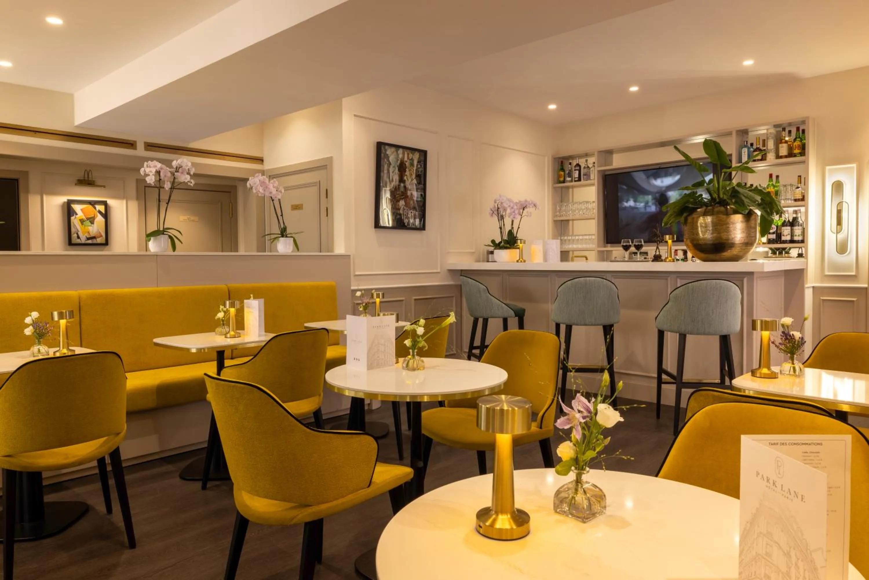 Lobby or reception in Hotel Park Lane Paris