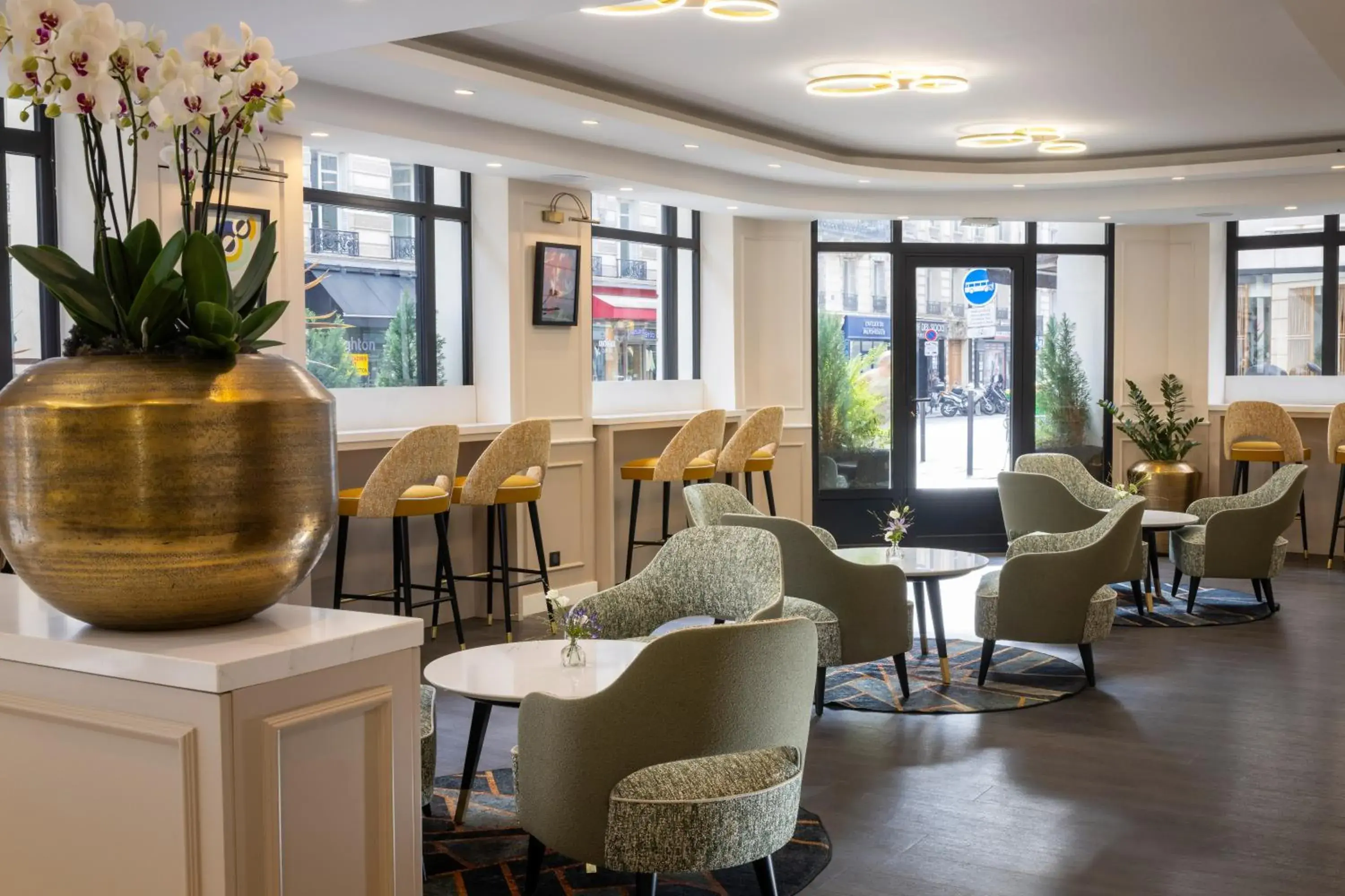 Lobby or reception in Hotel Park Lane Paris Lobby or reception in Hotel Park Lane Paris