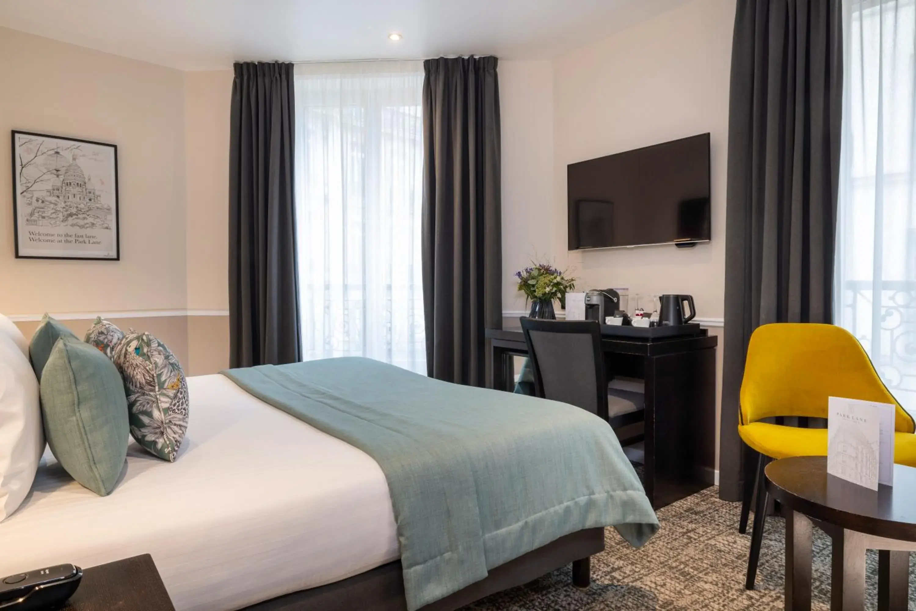 Bed in Hotel Park Lane Paris Bed in Hotel Park Lane Paris