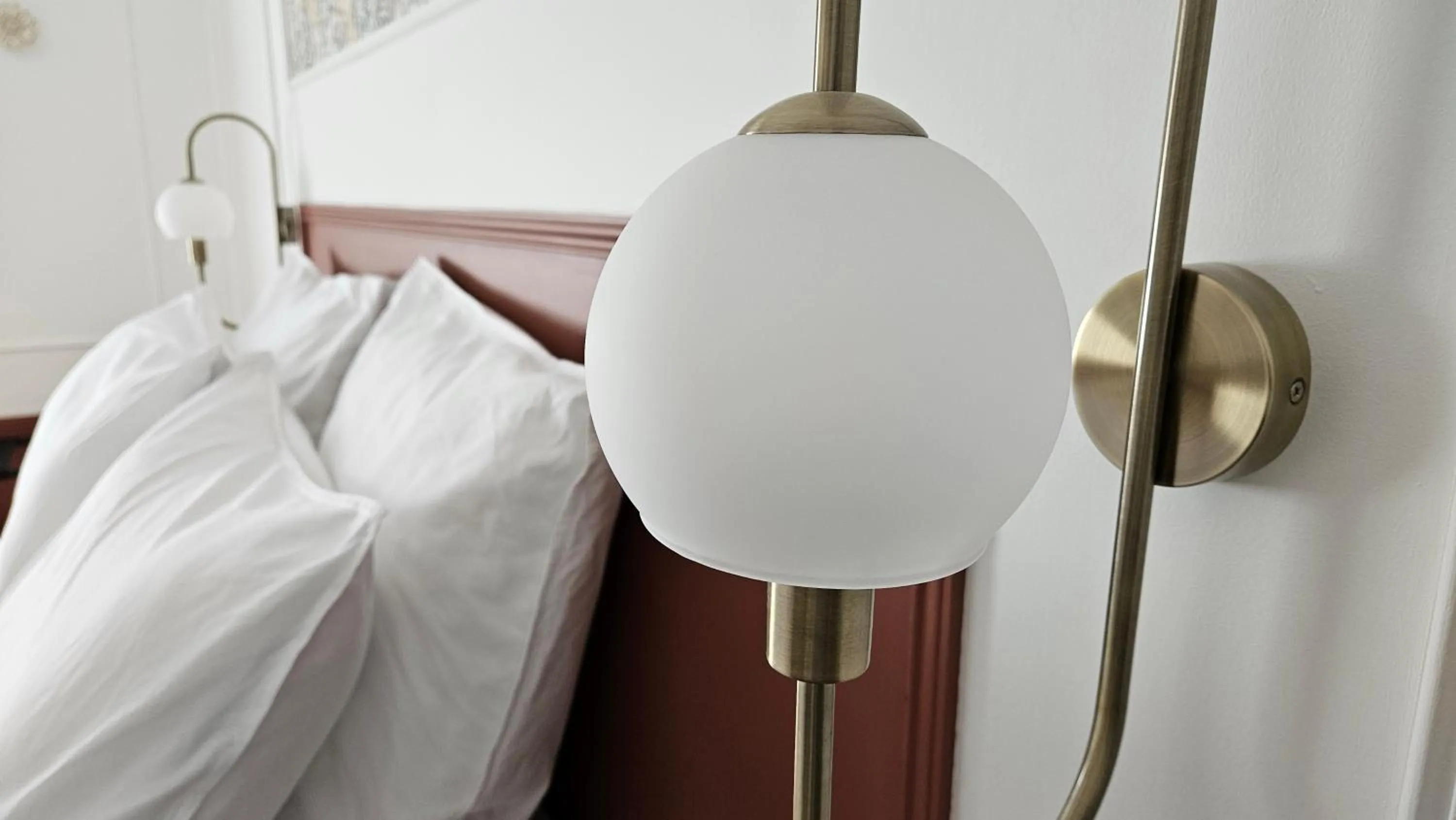 Decorative detail, Bed in La Suite Gignac