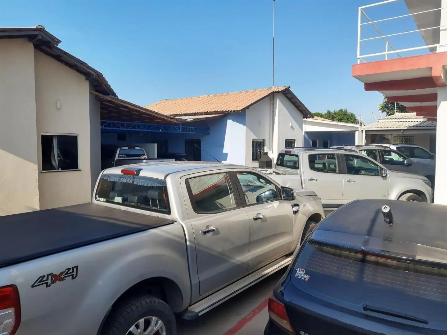 Property building in Hotel Jardim Tropical