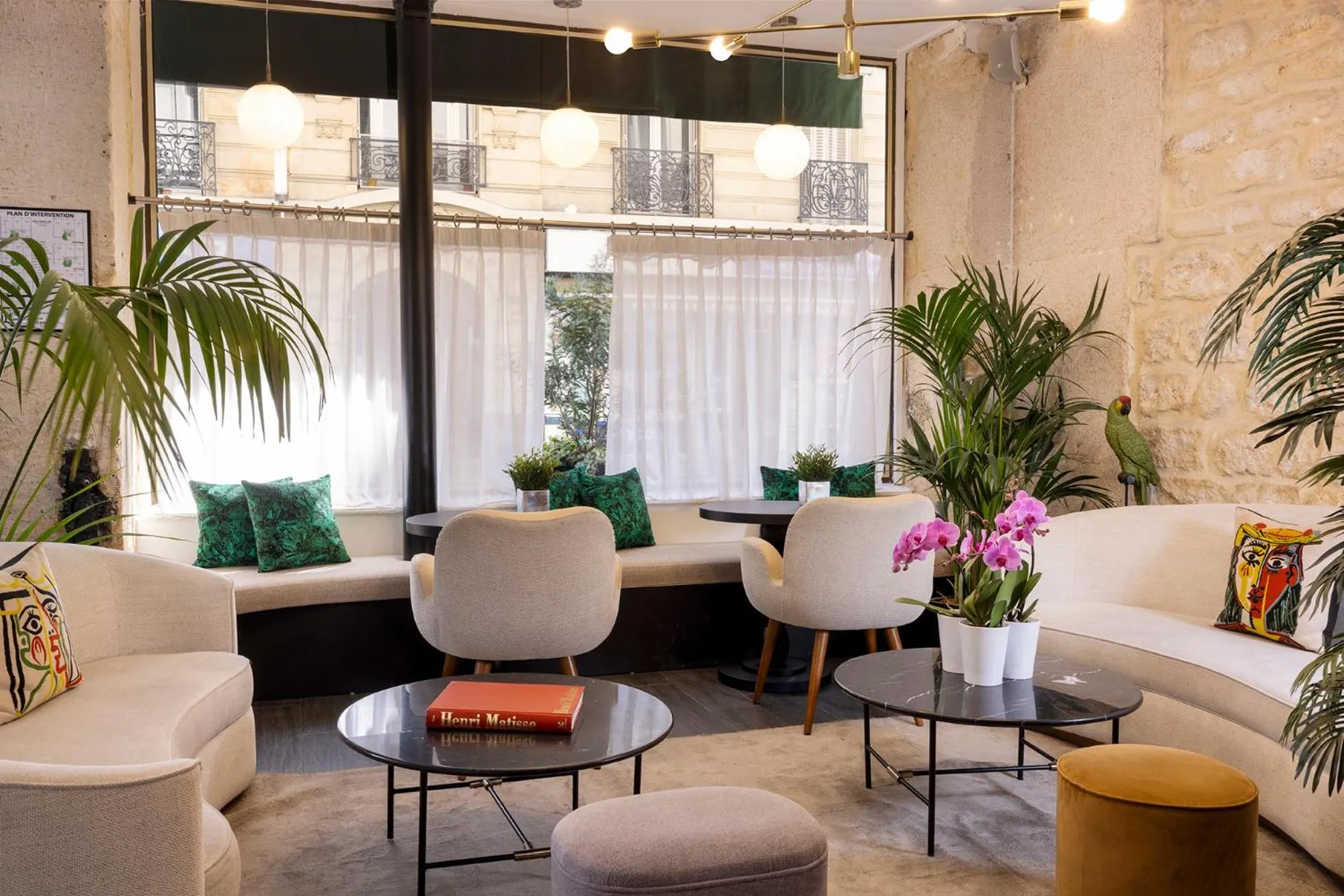 Lobby or reception in Avalon Cosy Hotel Paris