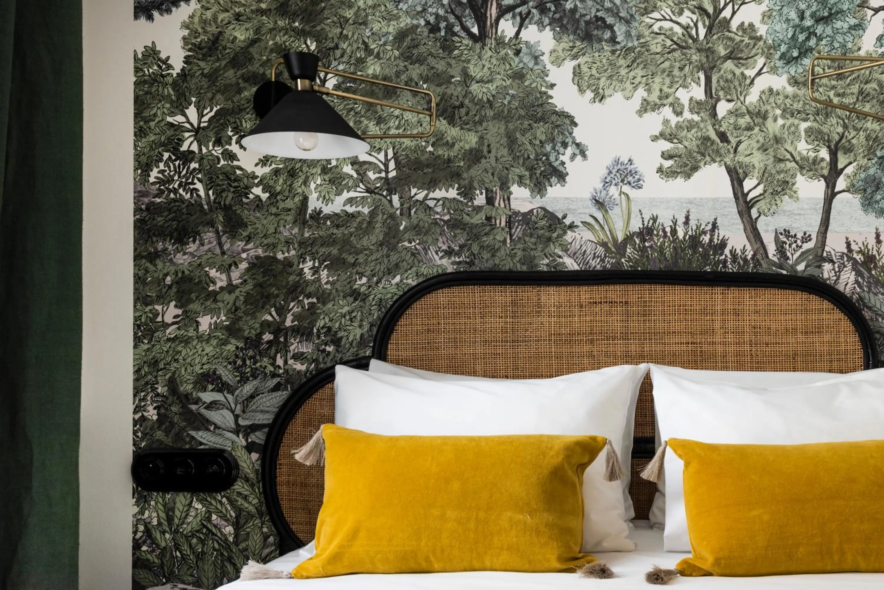 Bedroom, Bed in Avalon Cosy Hotel Paris