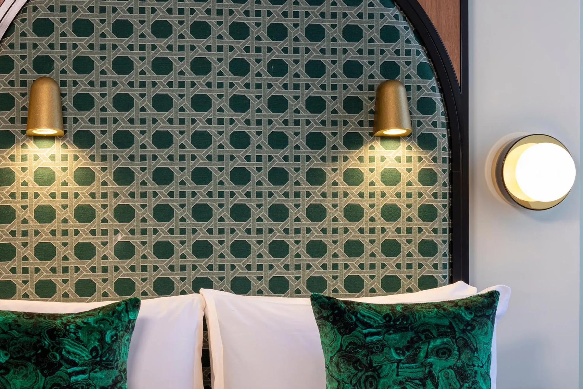 Bedroom, Bed in Avalon Cosy Hotel Paris