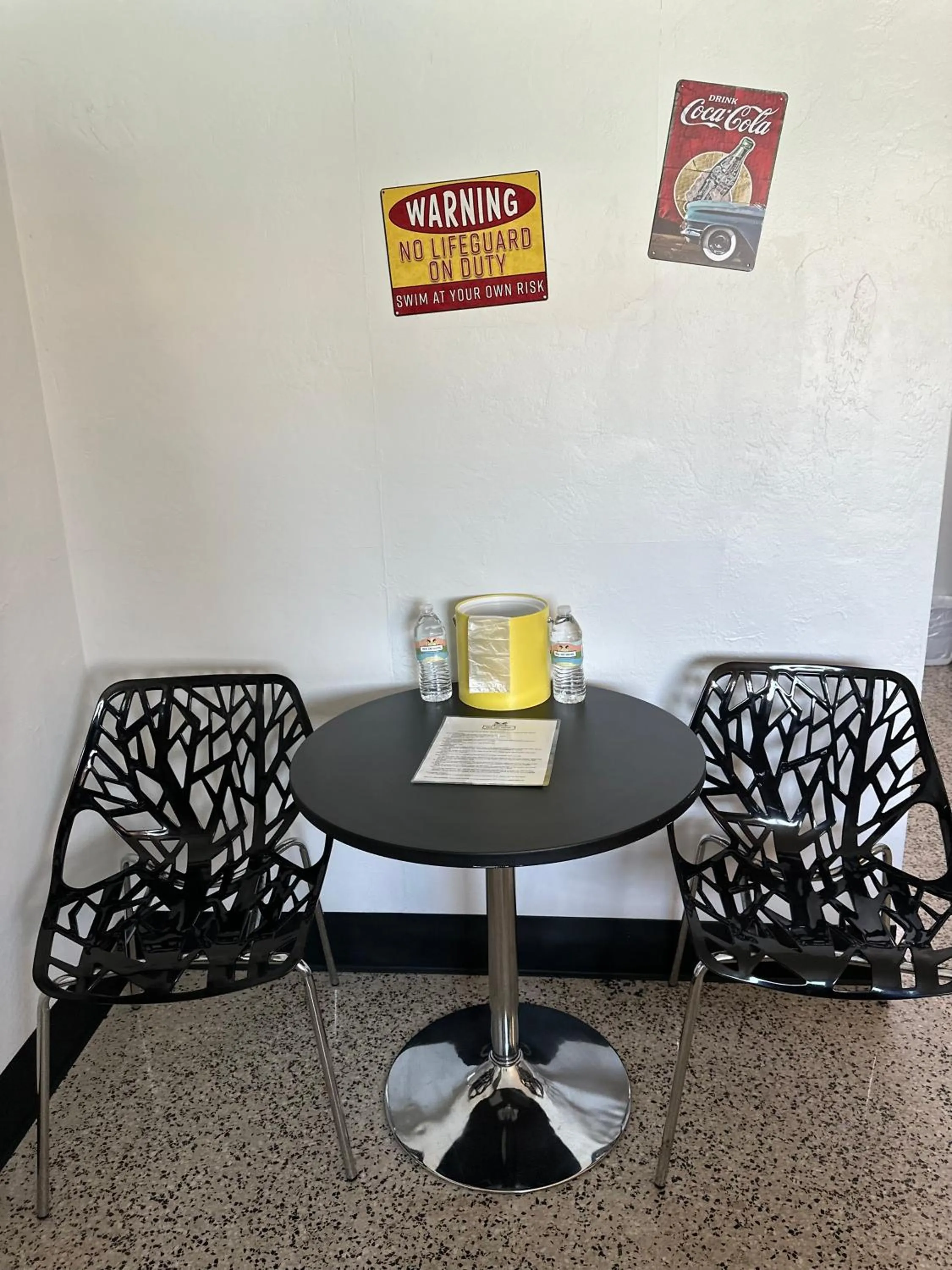 Seating area in Sea Jay Motel and Marina