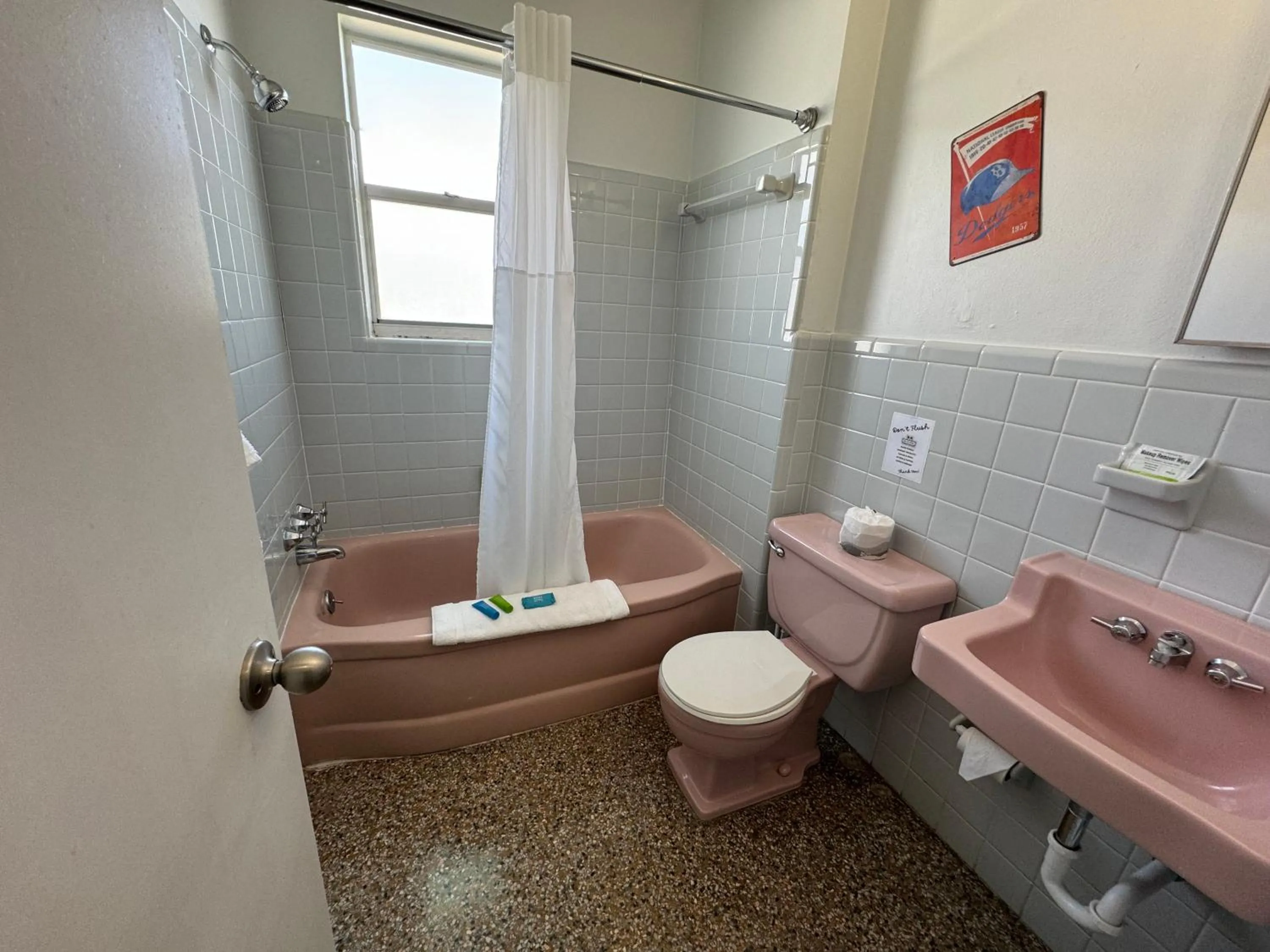 Bathroom in Sea Jay Motel and Marina