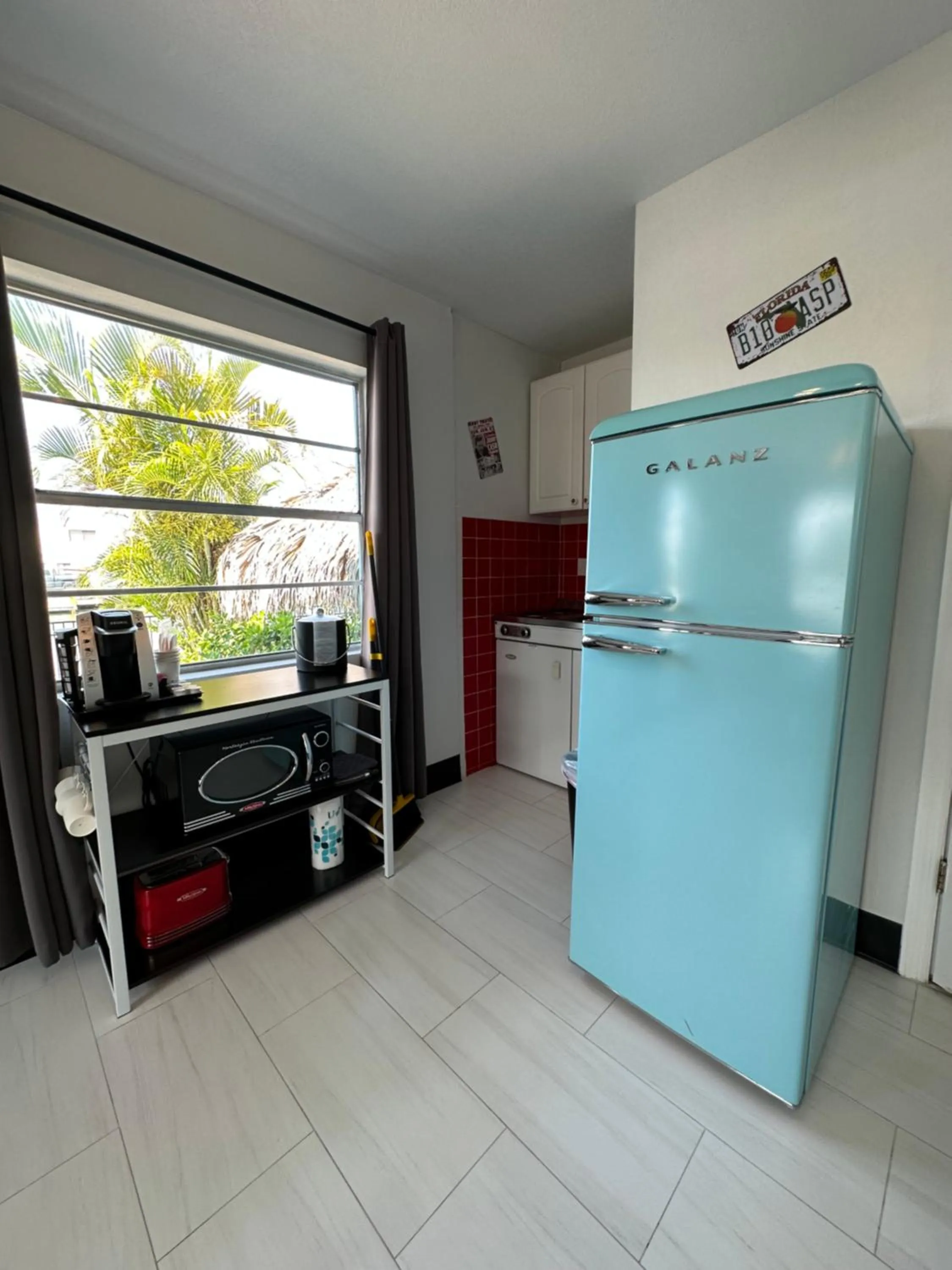 kitchen in Sea Jay Motel and Marina