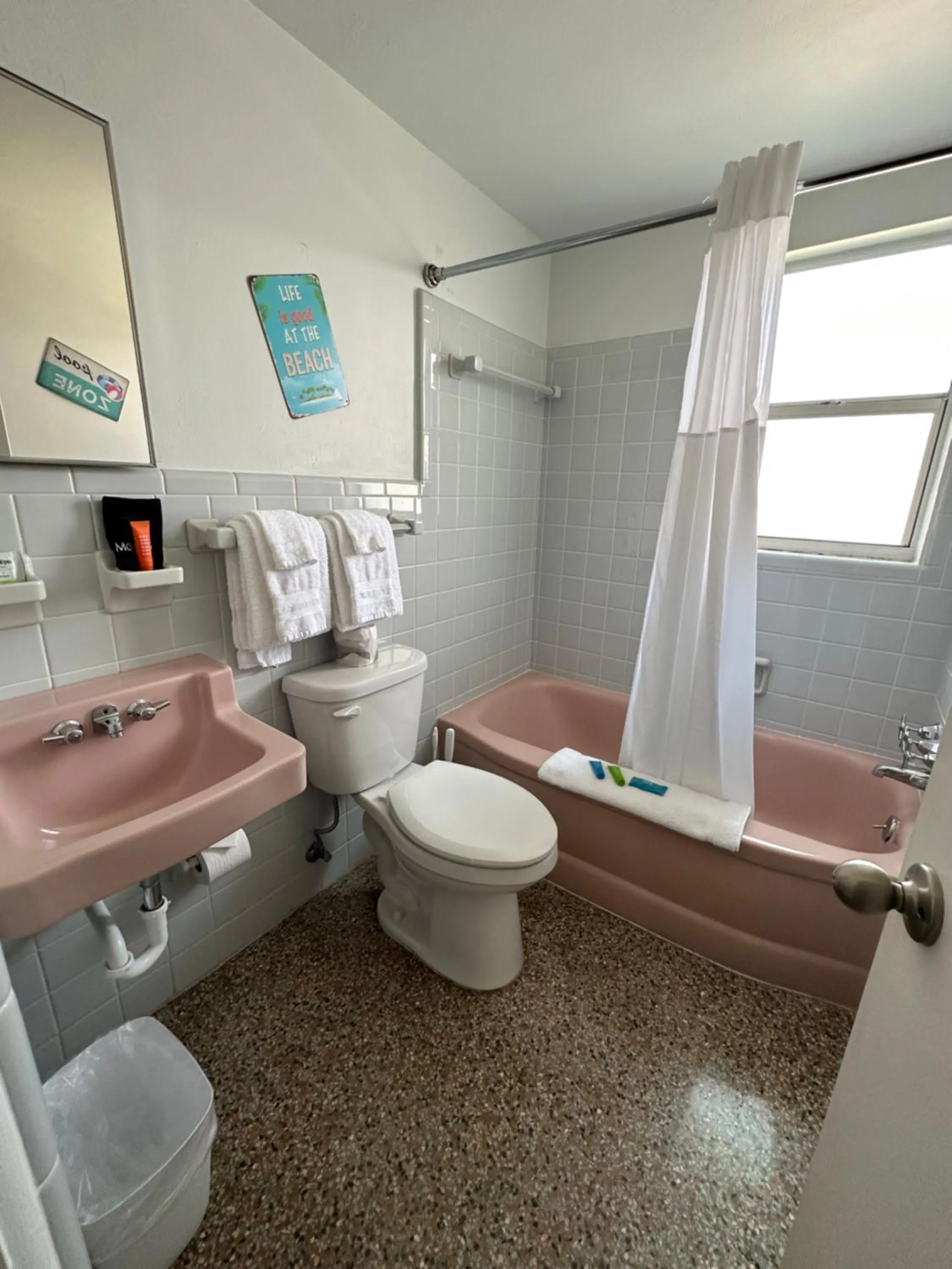 Bathroom in Sea Jay Motel and Marina