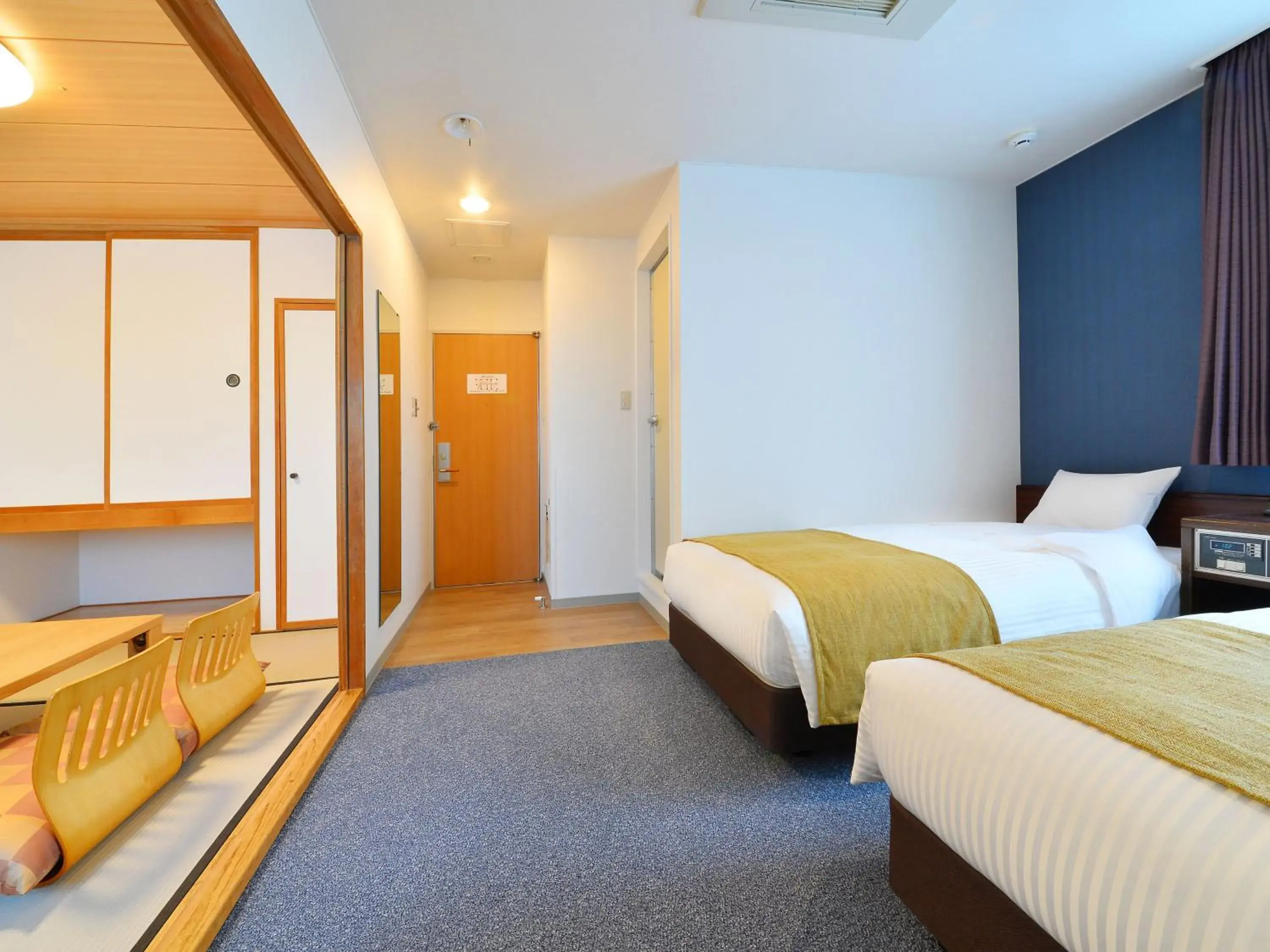 Photo of the whole room, Bed in HOTEL MYSTAYS Hakodate Station Photo of the whole room, Bed in HOTEL MYSTAYS Hakodate Station