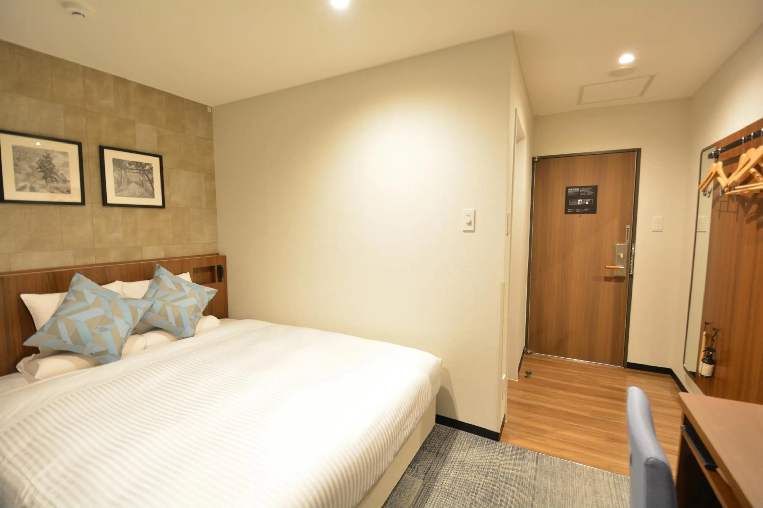 Photo of the whole room, Bed in HOTEL MYSTAYS Hakodate Station