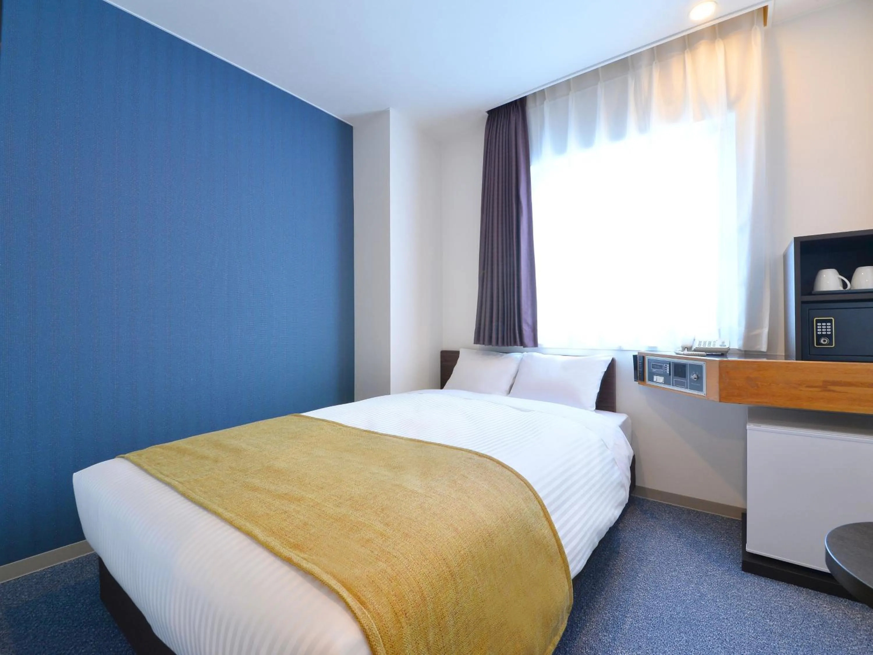 Photo of the whole room, Bed in HOTEL MYSTAYS Hakodate Station