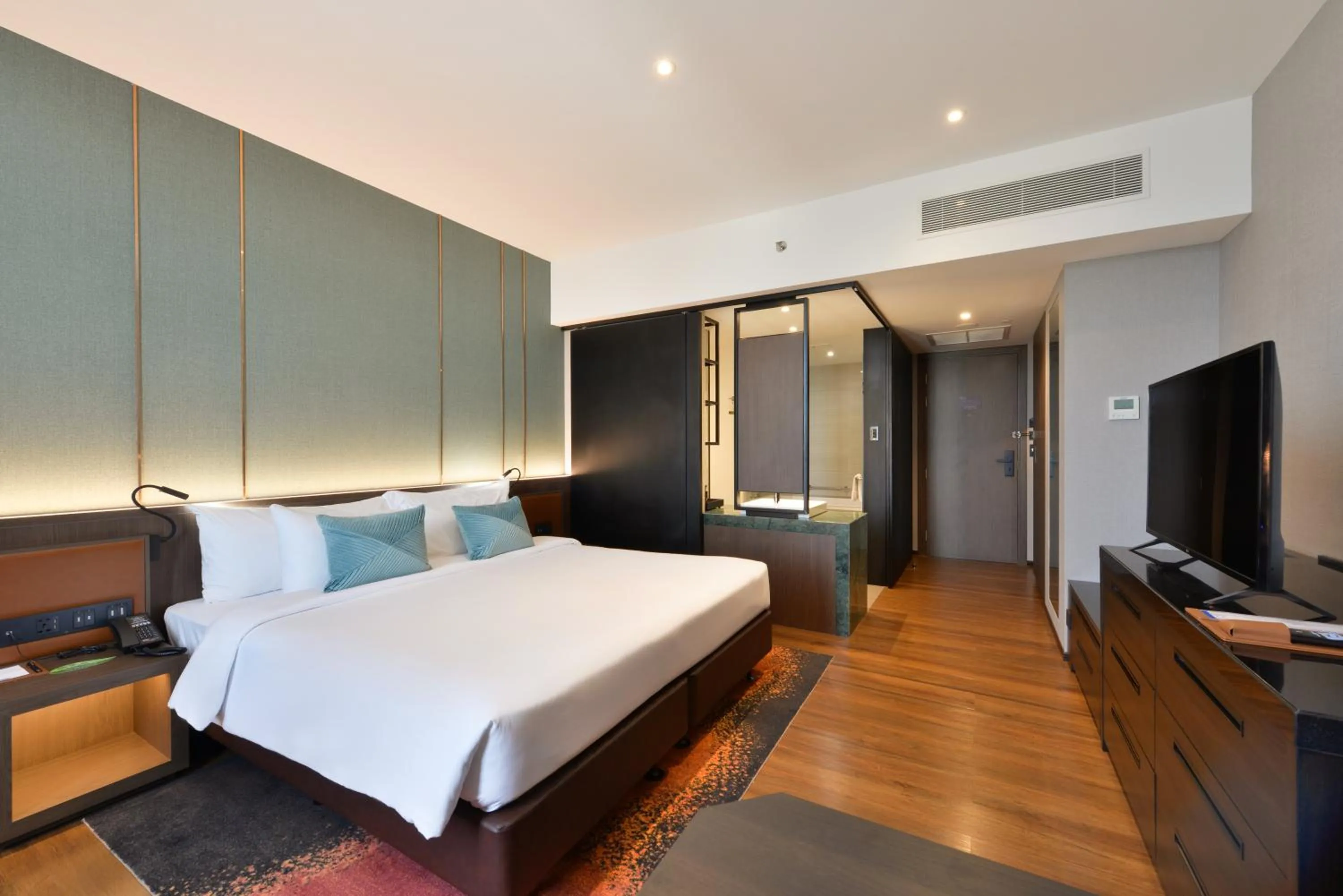 Bed in Hotel Nikko Amata City Chonburi