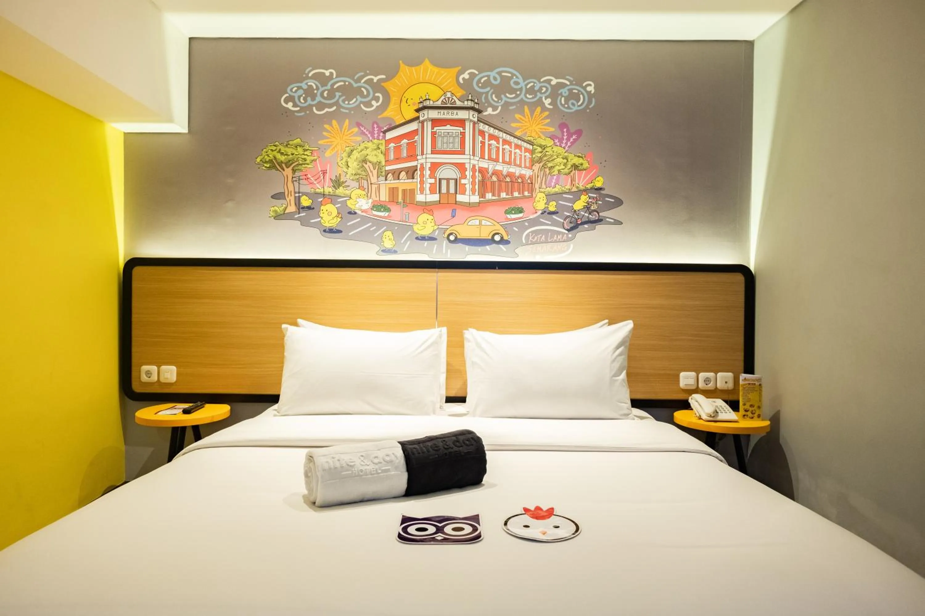 Bed in Nite & Day Semarang - Candi