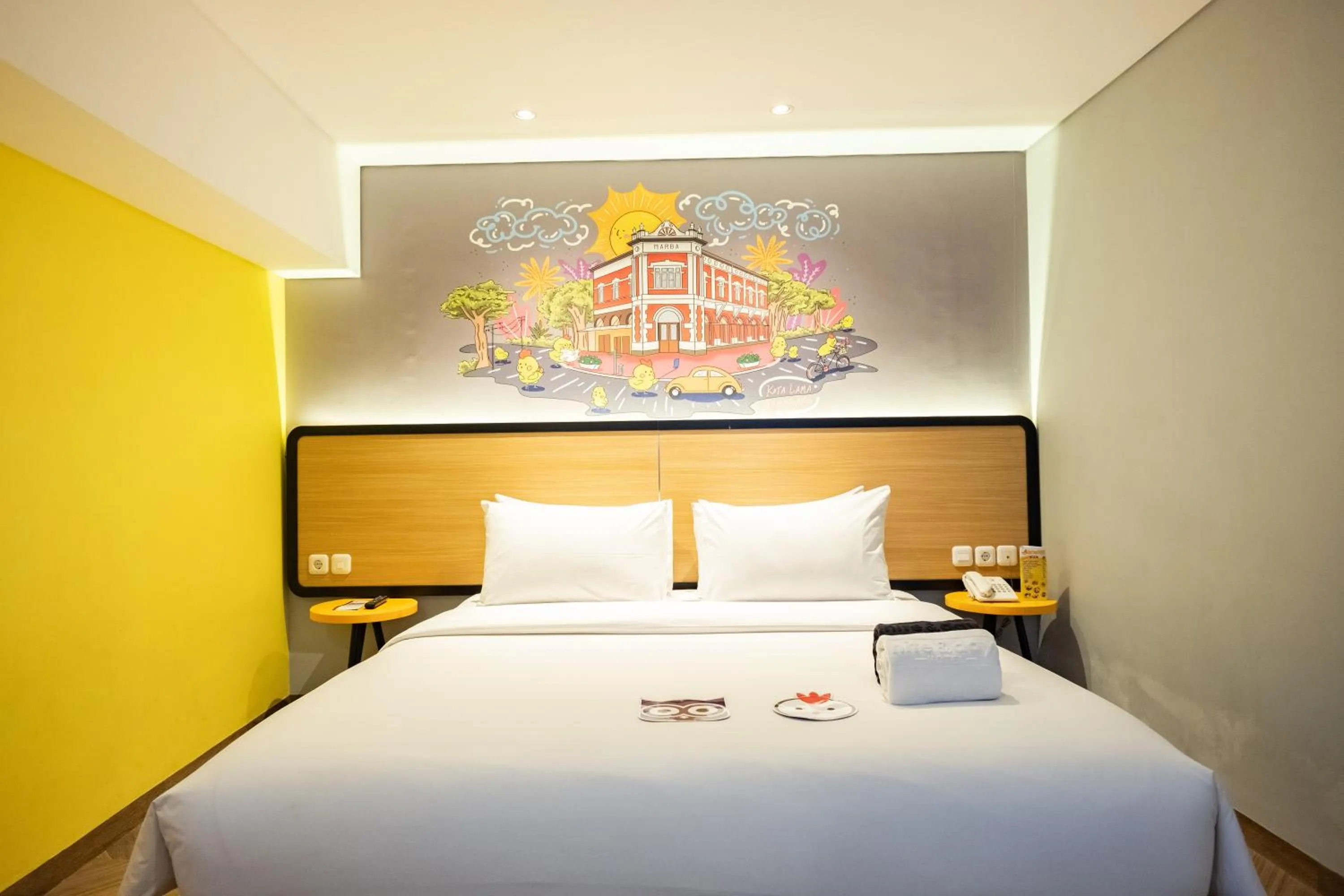 Bed in Nite & Day Semarang - Candi