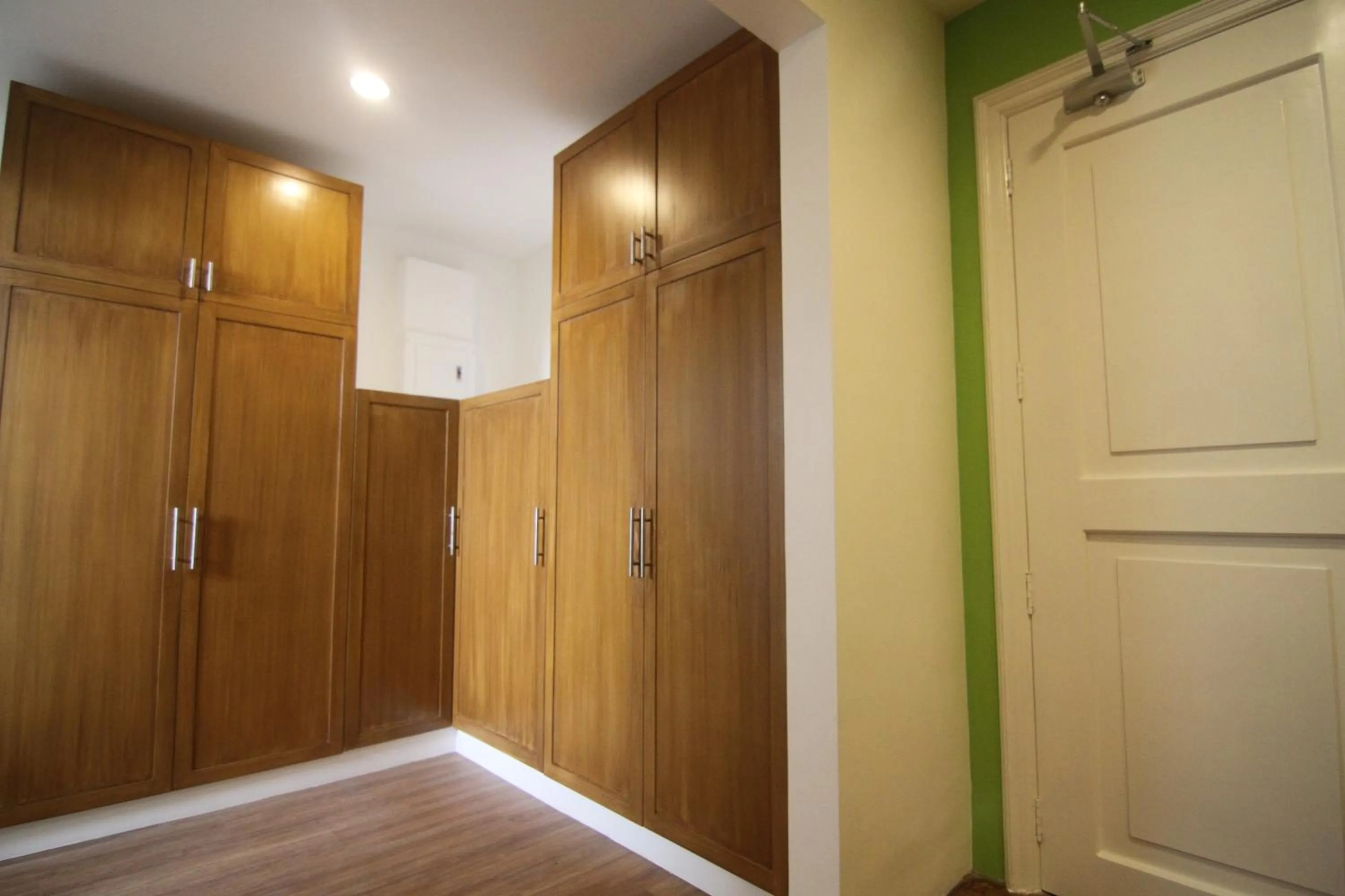 wardrobe in Bryan Condo Suites Makati near Airport