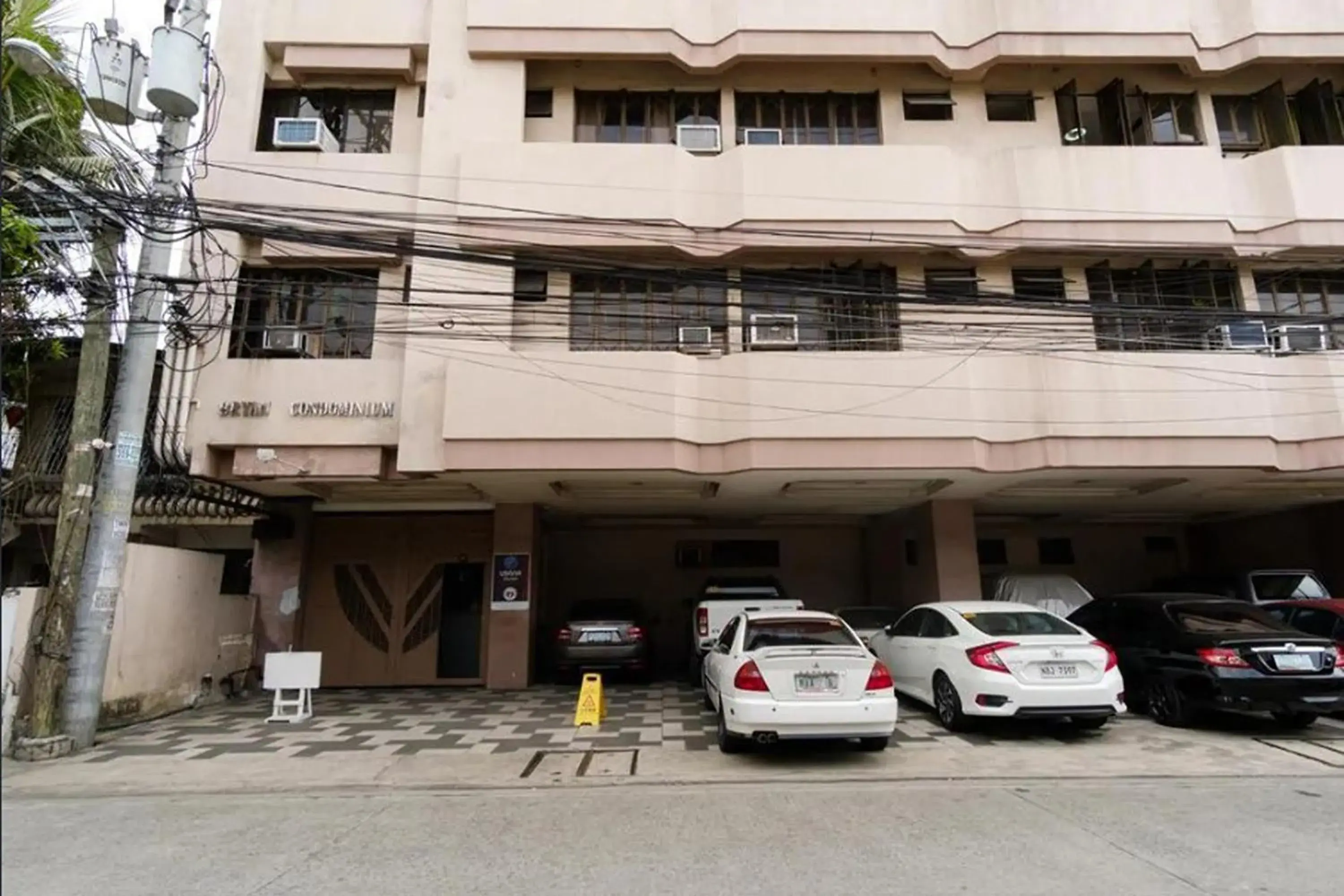 Property building in Bryan Condo Suites Makati near Airport Property building in Bryan Condo Suites Makati near Airport