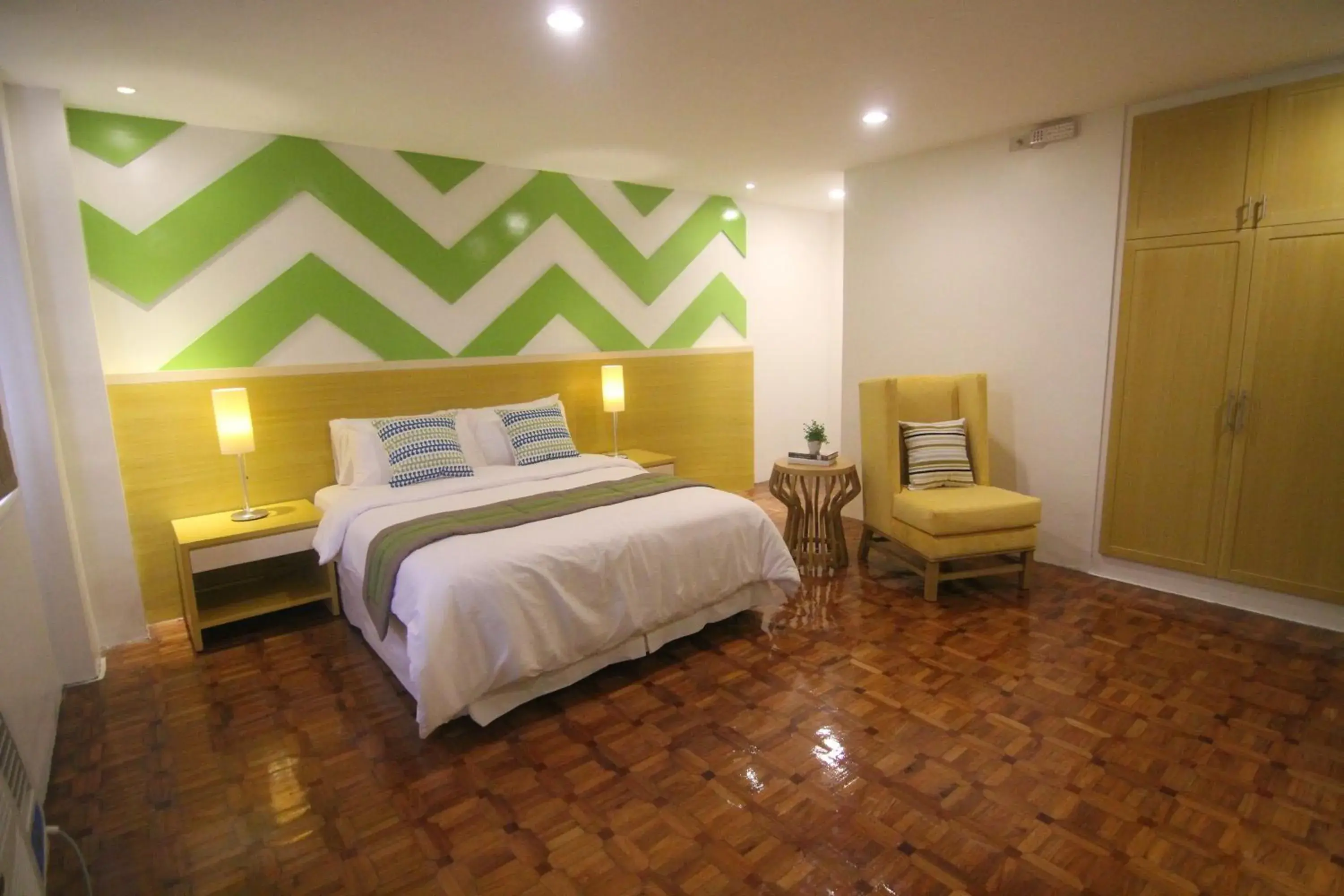 Standard Queen Room in Bryan Condo Suites Makati near Airport Standard Queen Room in Bryan Condo Suites Makati near Airport