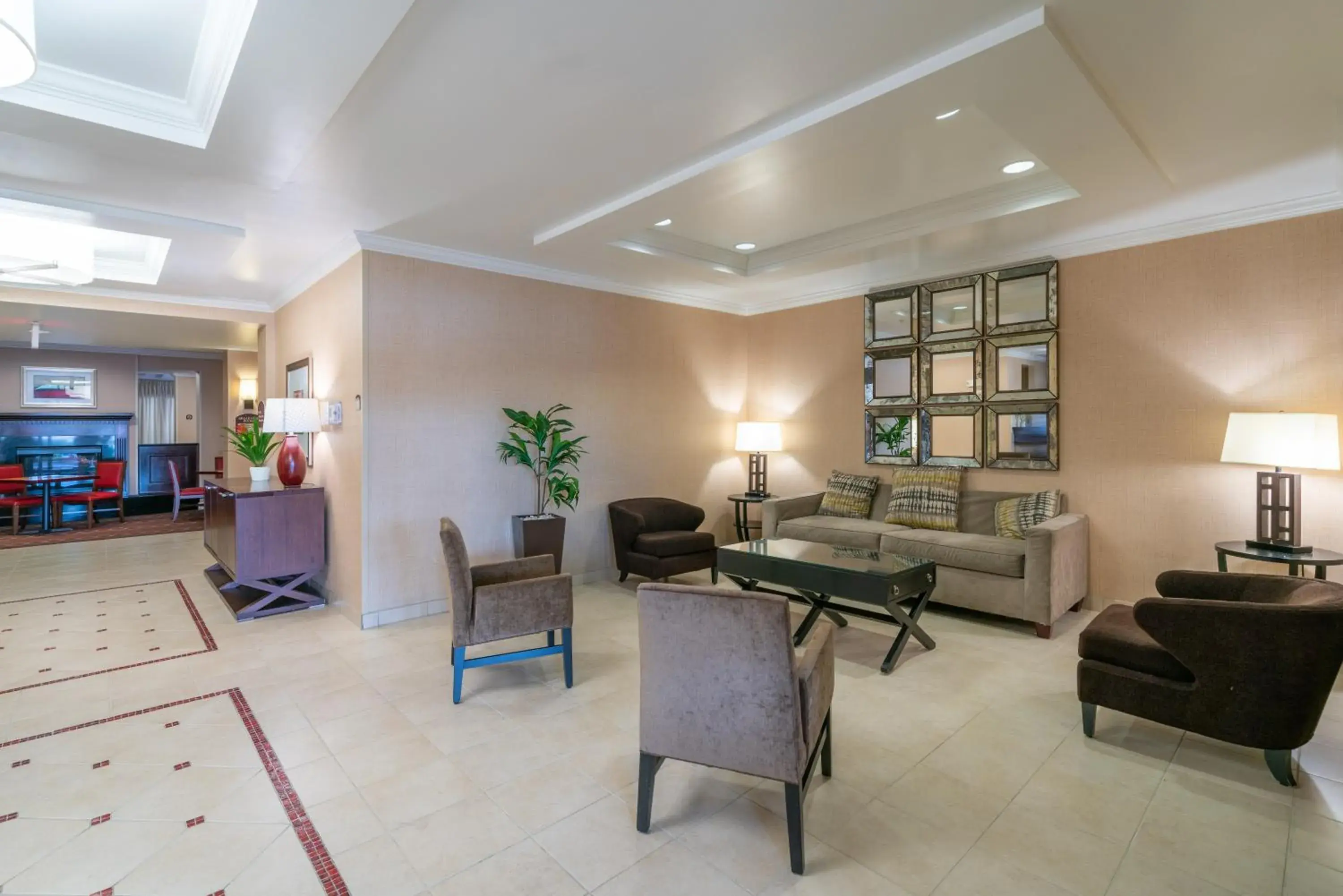 Facade/entrance in Hotel Arboretum Facade/entrance in Hotel Arboretum