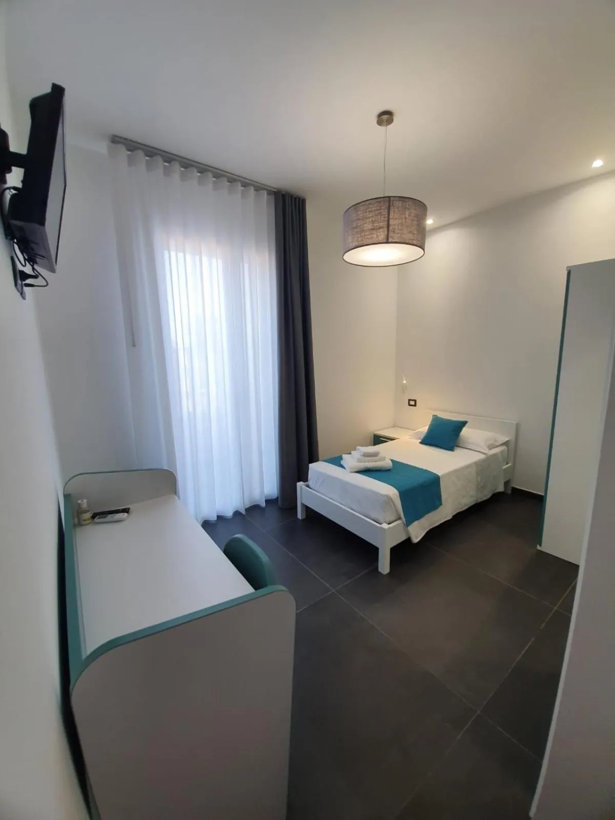 Bed in Evergreen B&B