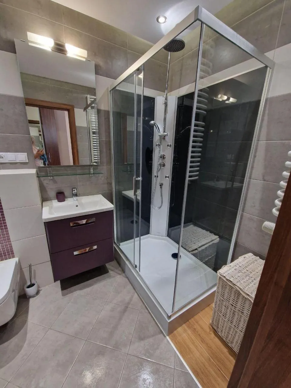 Shower in Atrium Ursus Warsaw Apartments by Noclegi Renters
