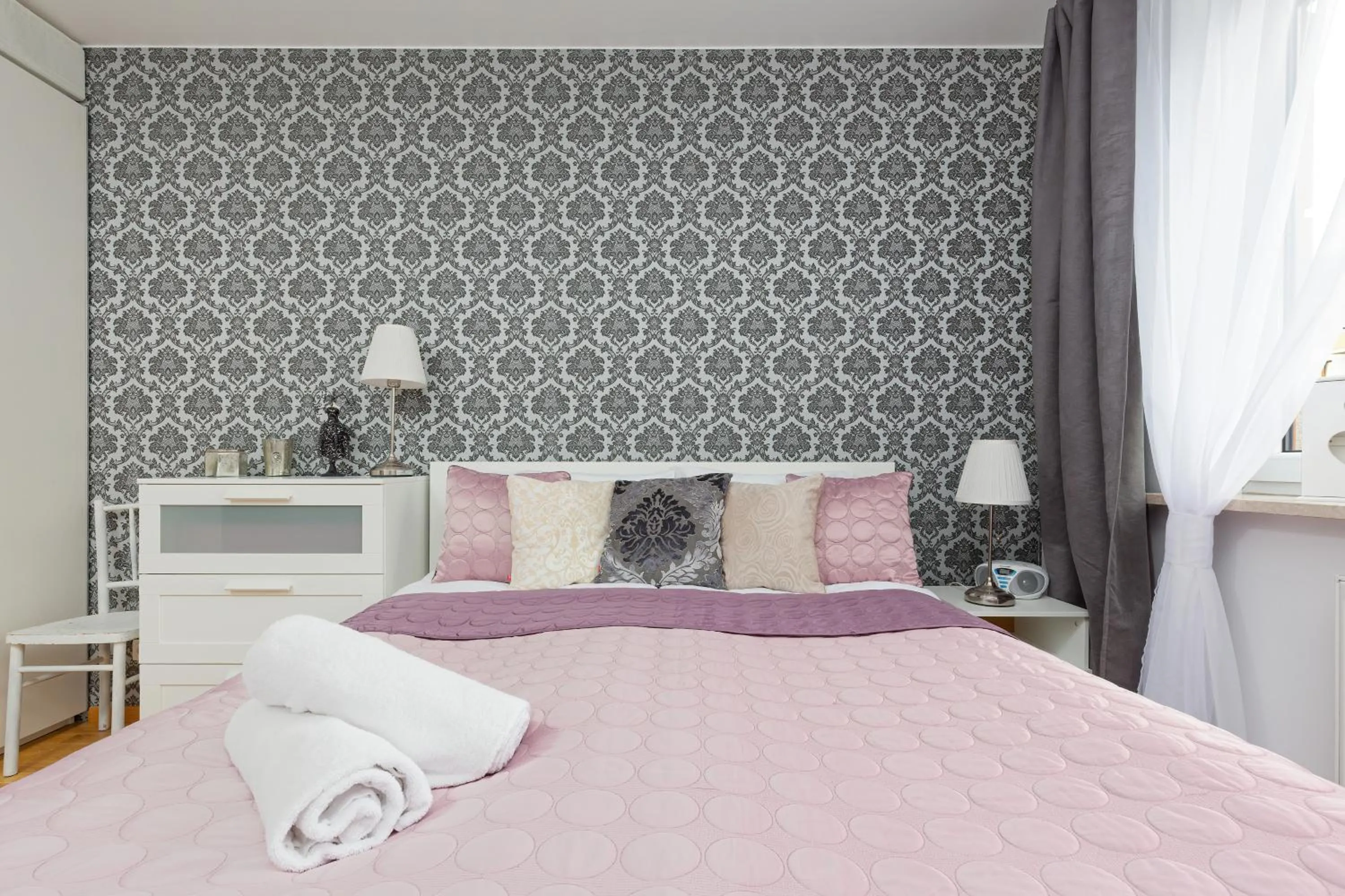 Bed in Atrium Ursus Warsaw Apartments by Noclegi Renters