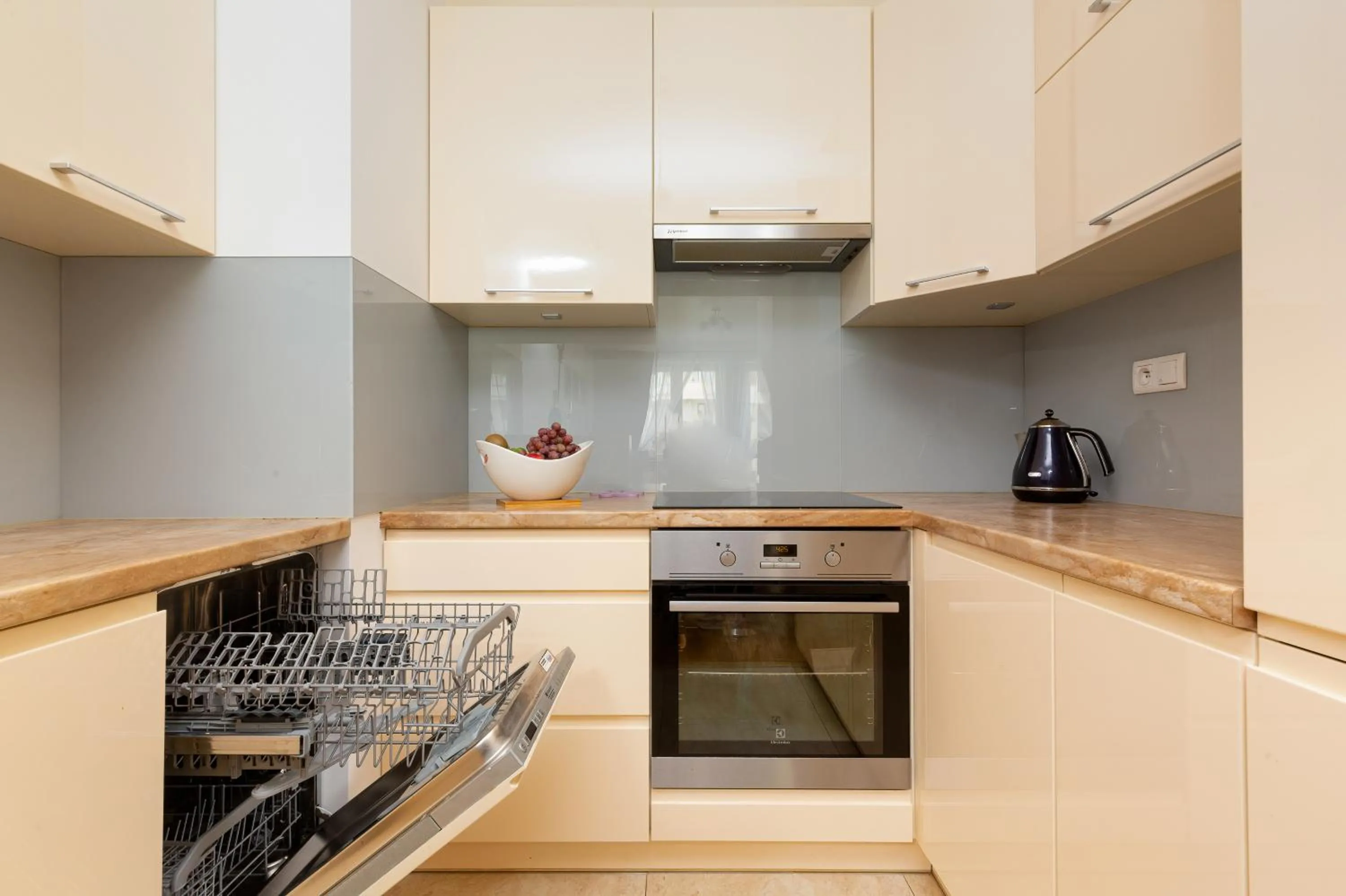 Kitchen or kitchenette in Atrium Ursus Warsaw Apartments by Noclegi Renters