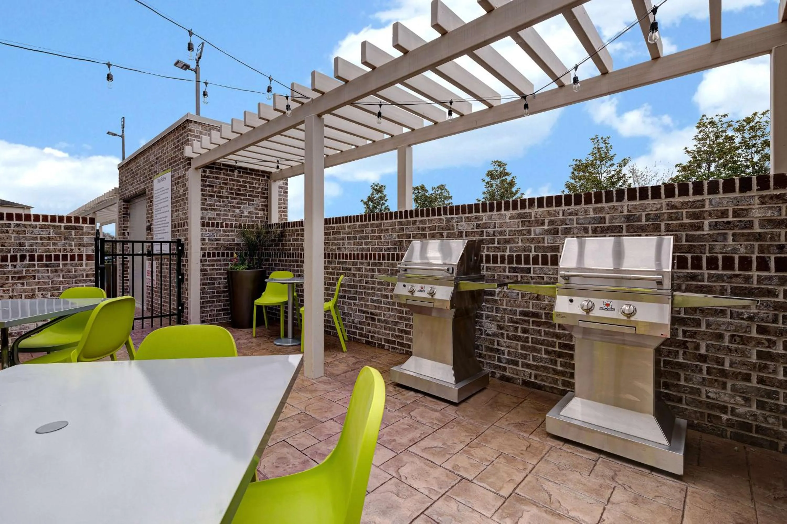 Dining area in Home2 Suites By Hilton Blythewood, Sc