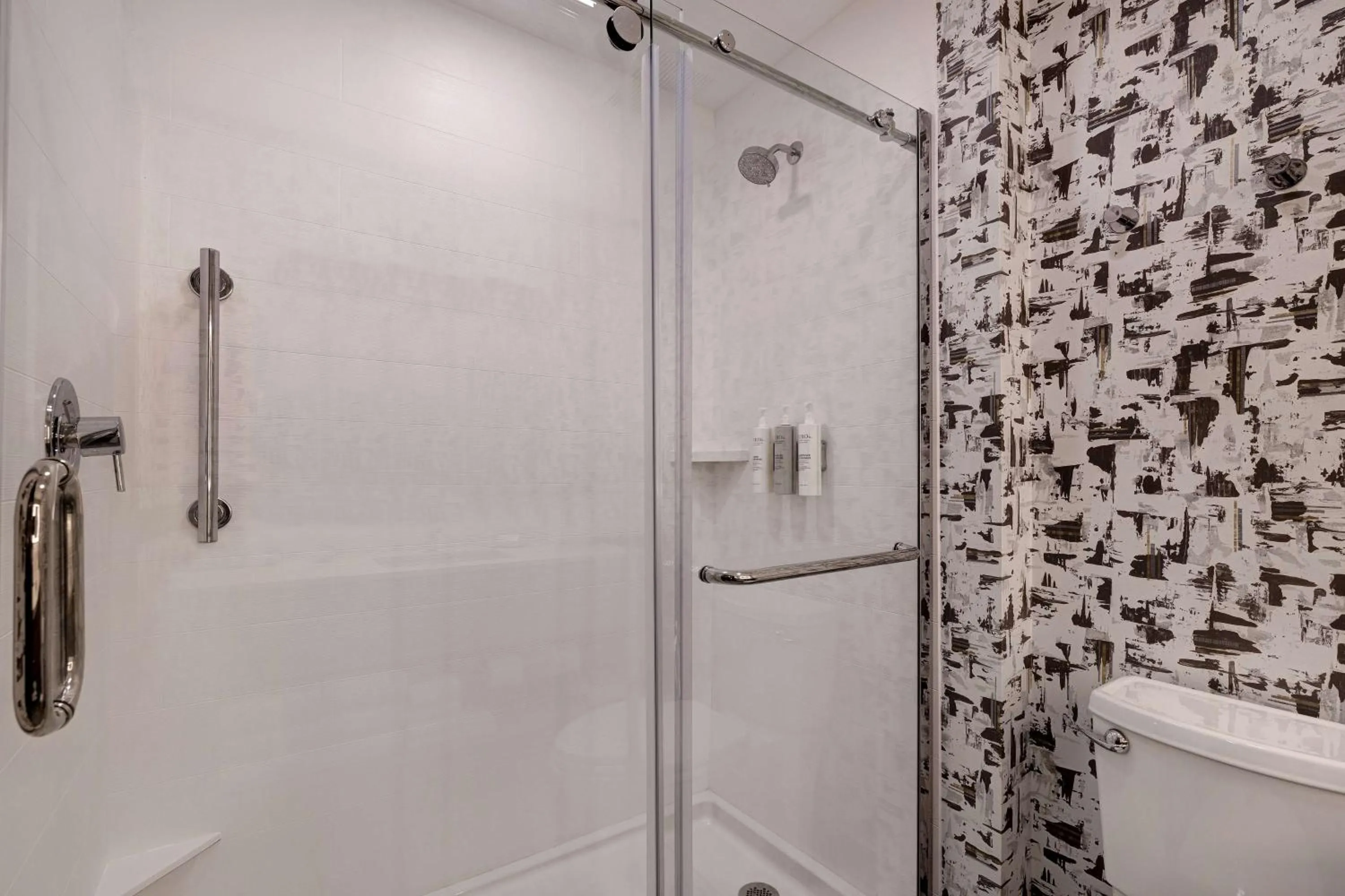 Bathroom in Home2 Suites By Hilton Blythewood, Sc