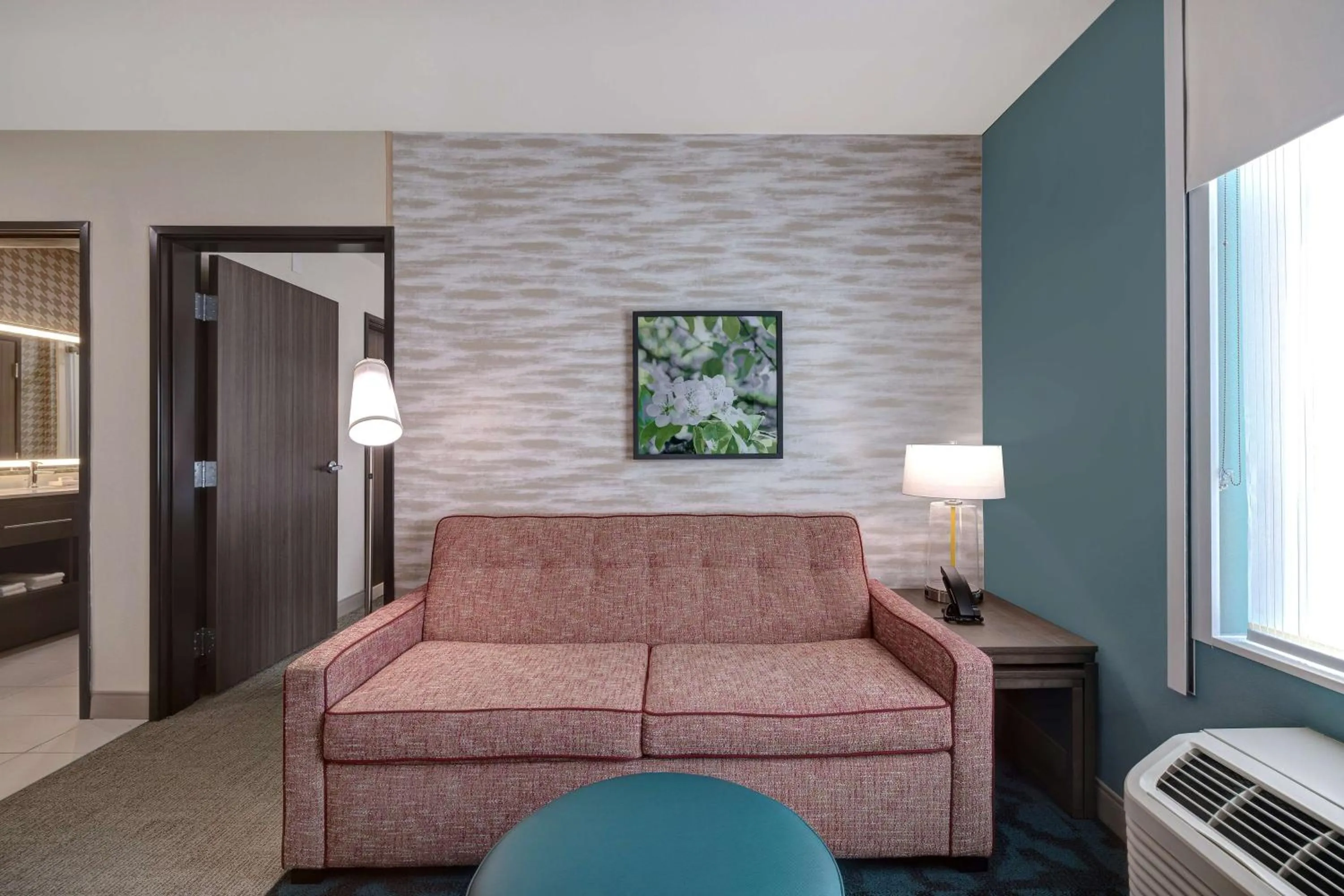 Living room in Home2 Suites By Hilton Bryant, Ar