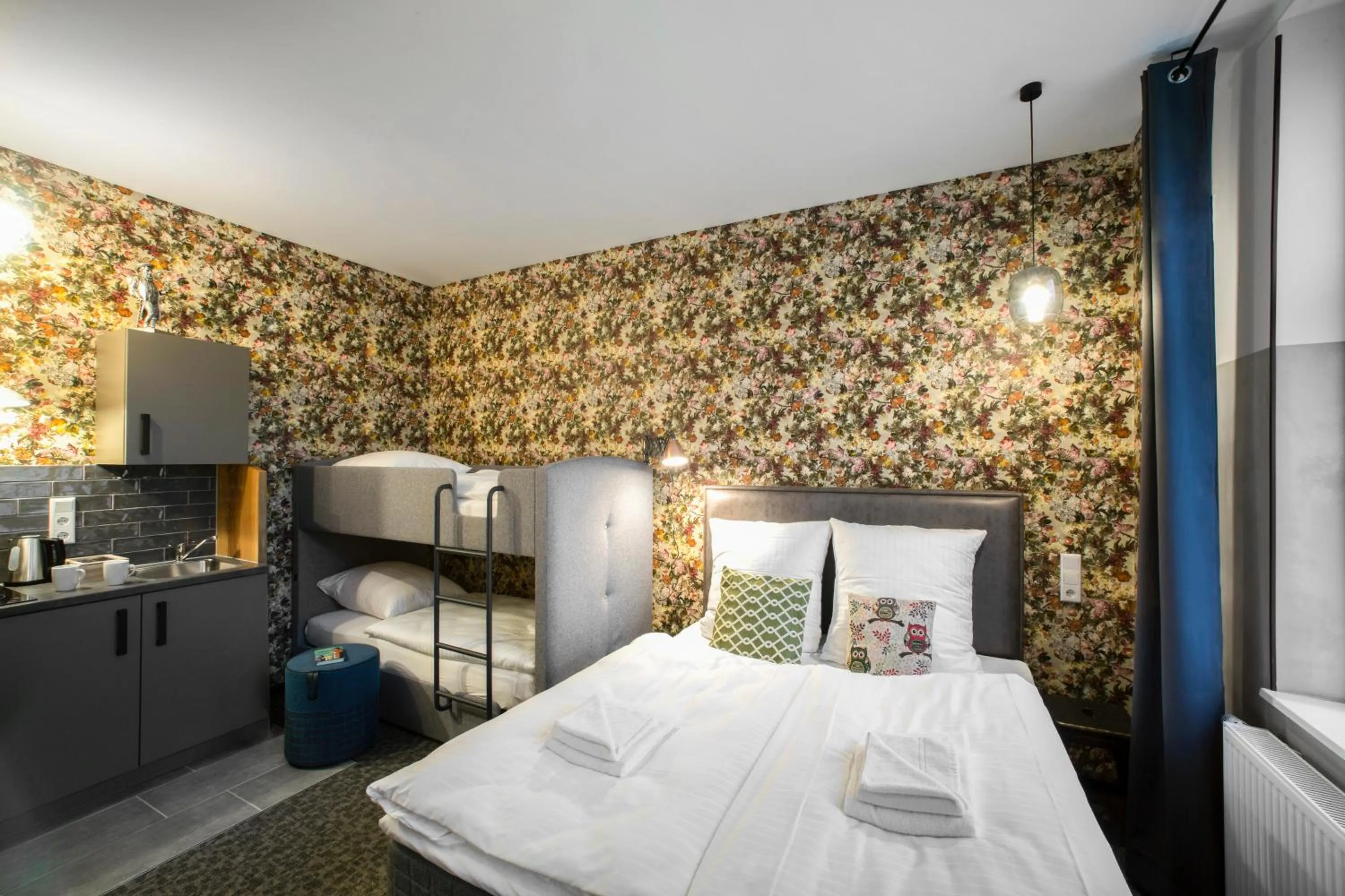 Photo of the whole room, Bed in aappartel APARTHOTEL Herford