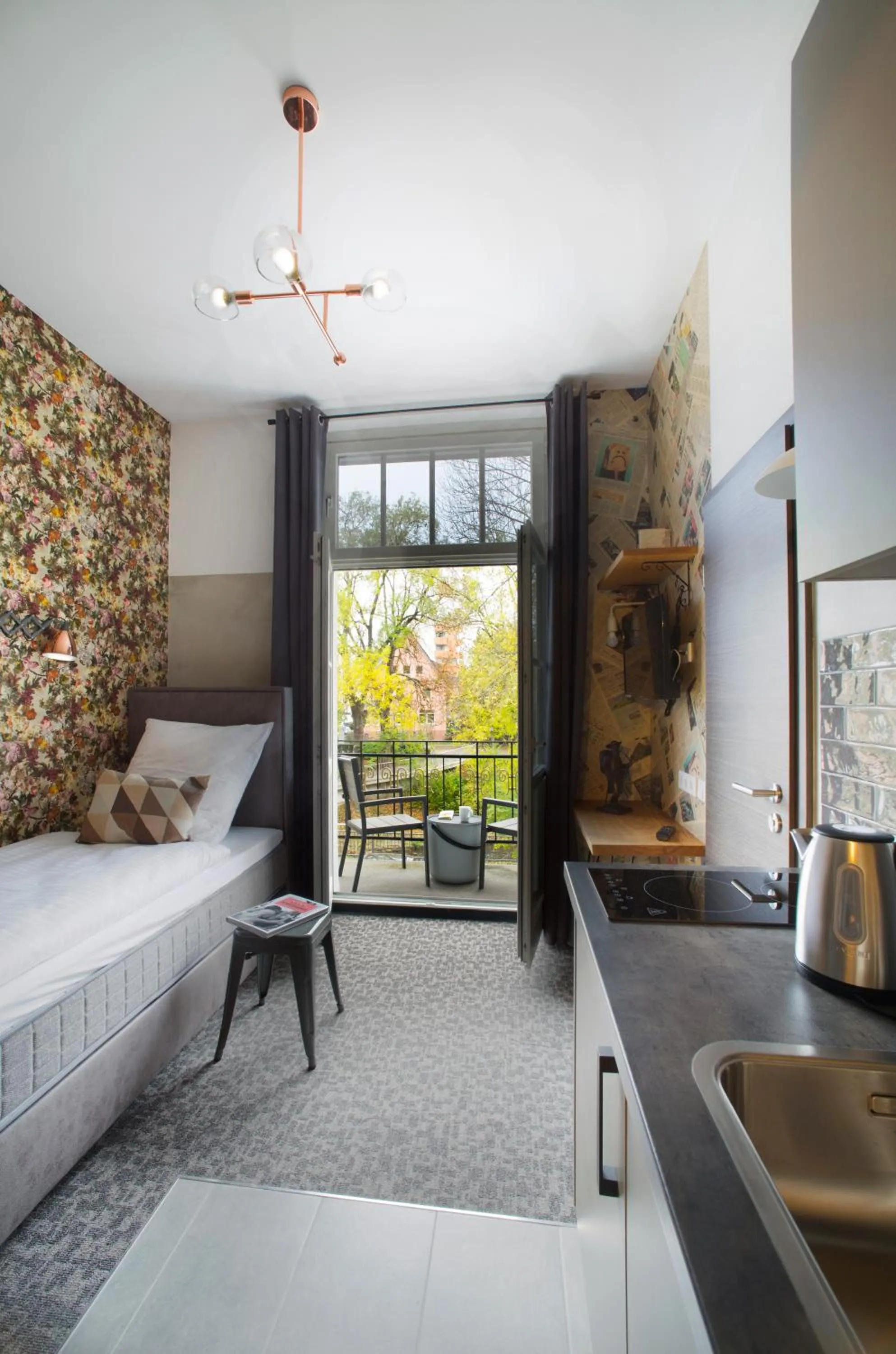 Photo of the whole room, Bed in aappartel APARTHOTEL Herford