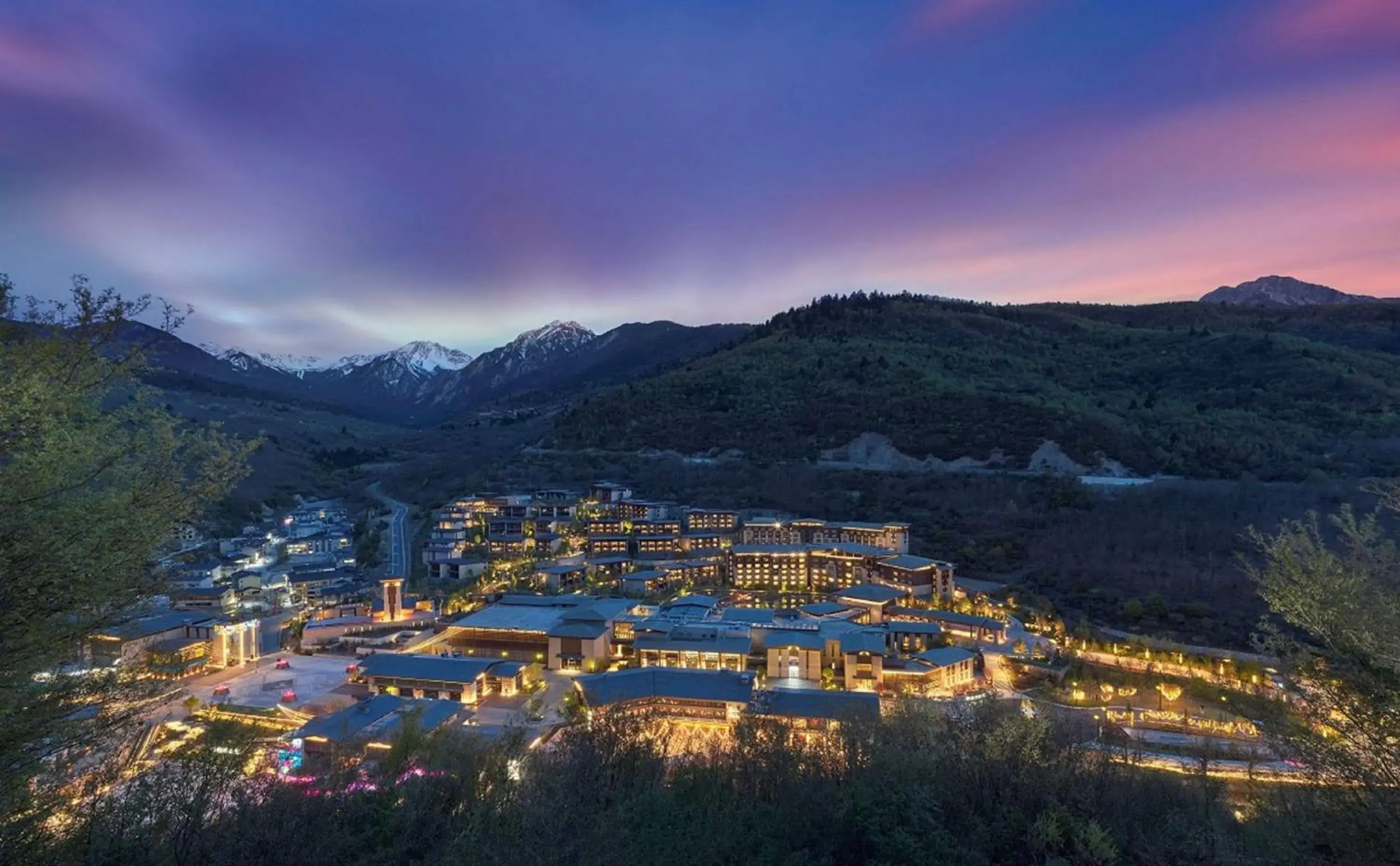 Property building in Conrad Jiuzhaigou Property building in Conrad Jiuzhaigou